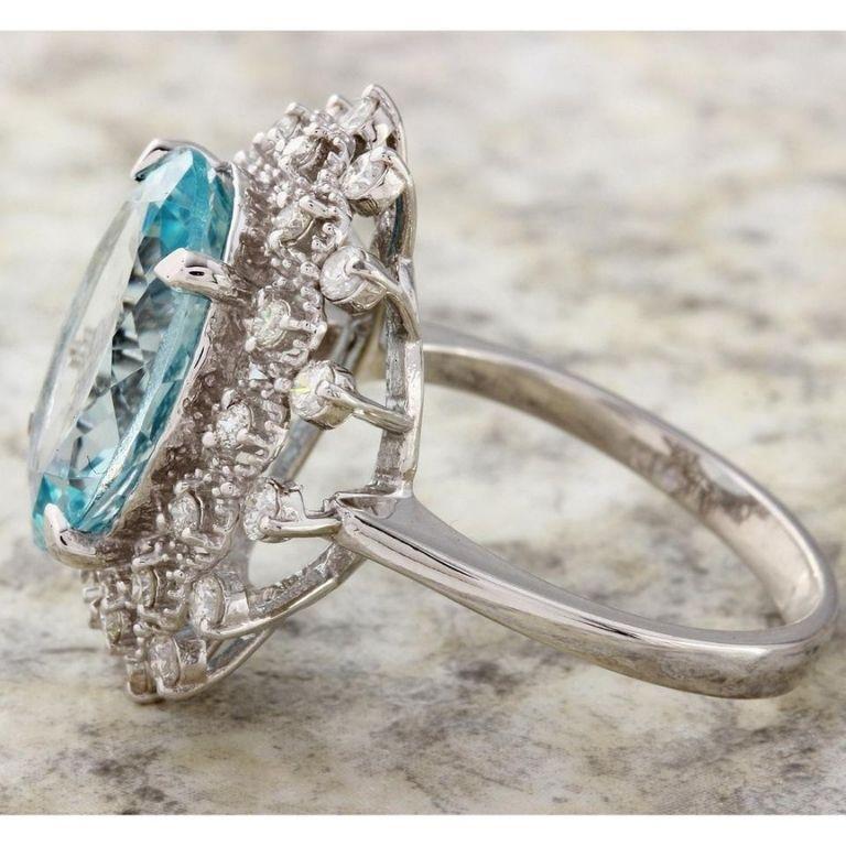 Emerald Cut 7.50 Carat Natural Aquamarine and Diamond 14 Karat Solid White Gold Ring For Sale