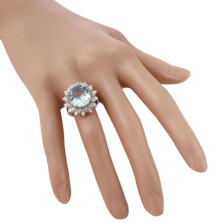 Women's 7.50 Carat Natural Aquamarine and Diamond 14 Karat Solid White Gold Ring For Sale