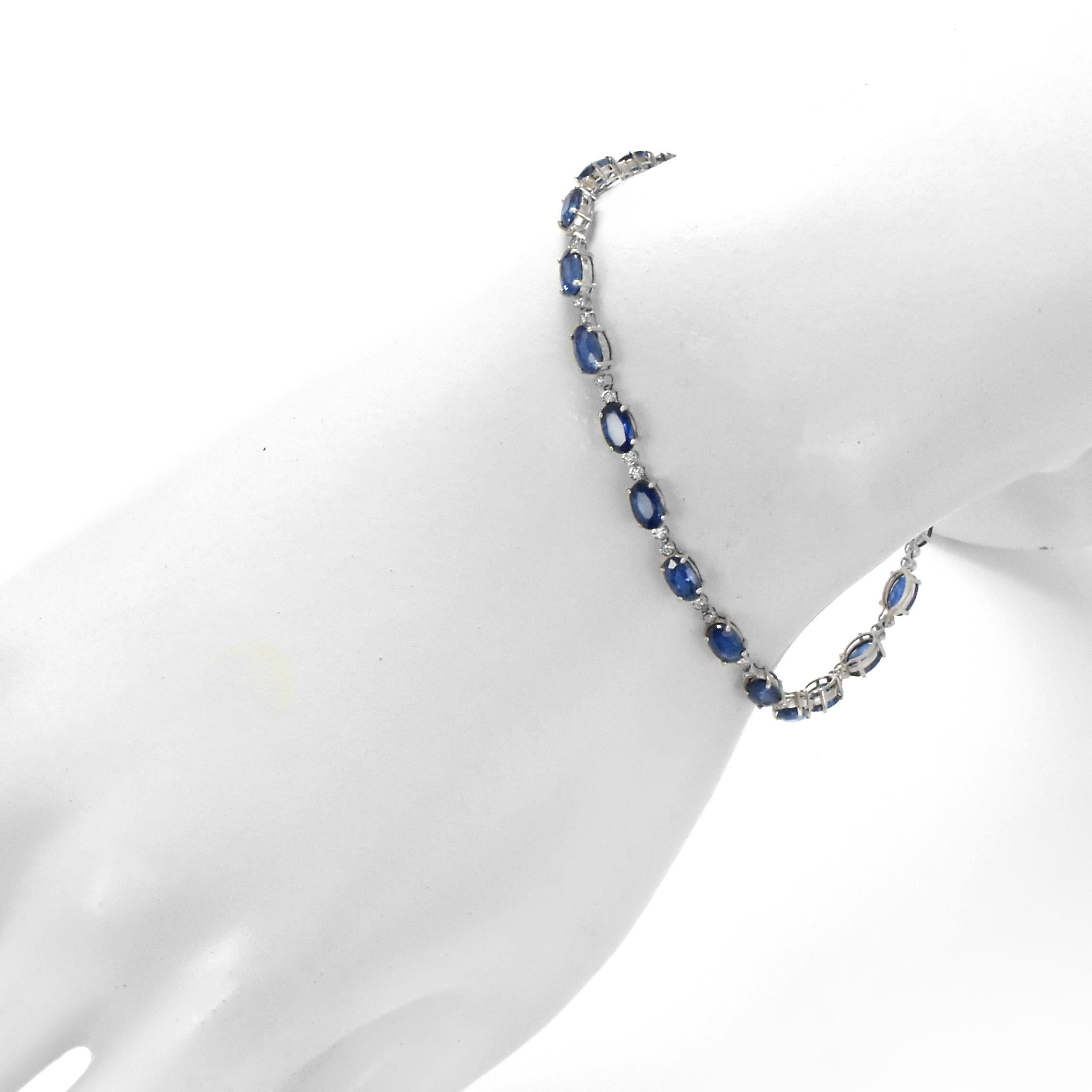 7.50 Carats Royal Blue Sapphire and Diamond Tennis Bracelet Made in Platinum For Sale 3
