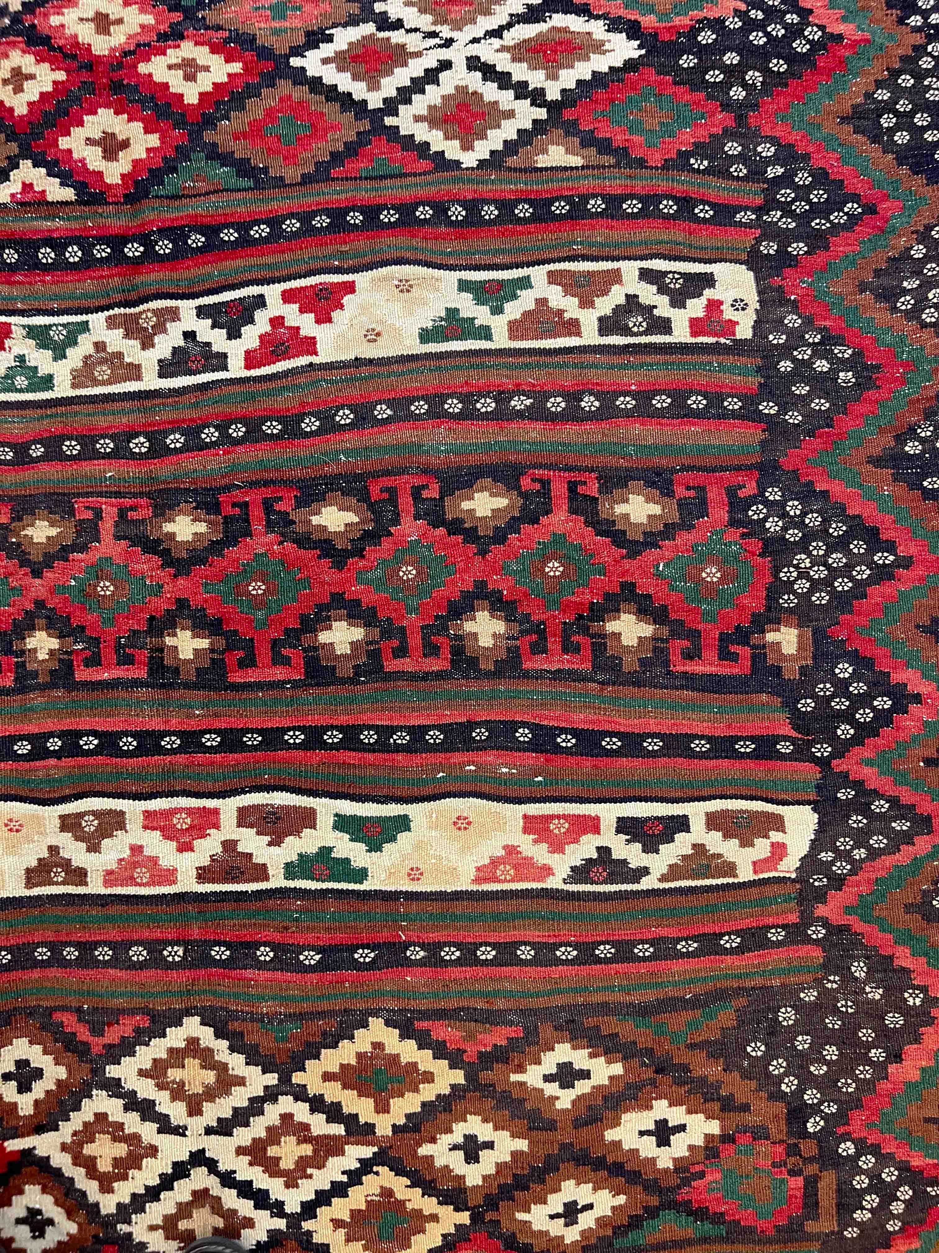 750 - Alter feiner Afshar-Kelim im Angebot 4