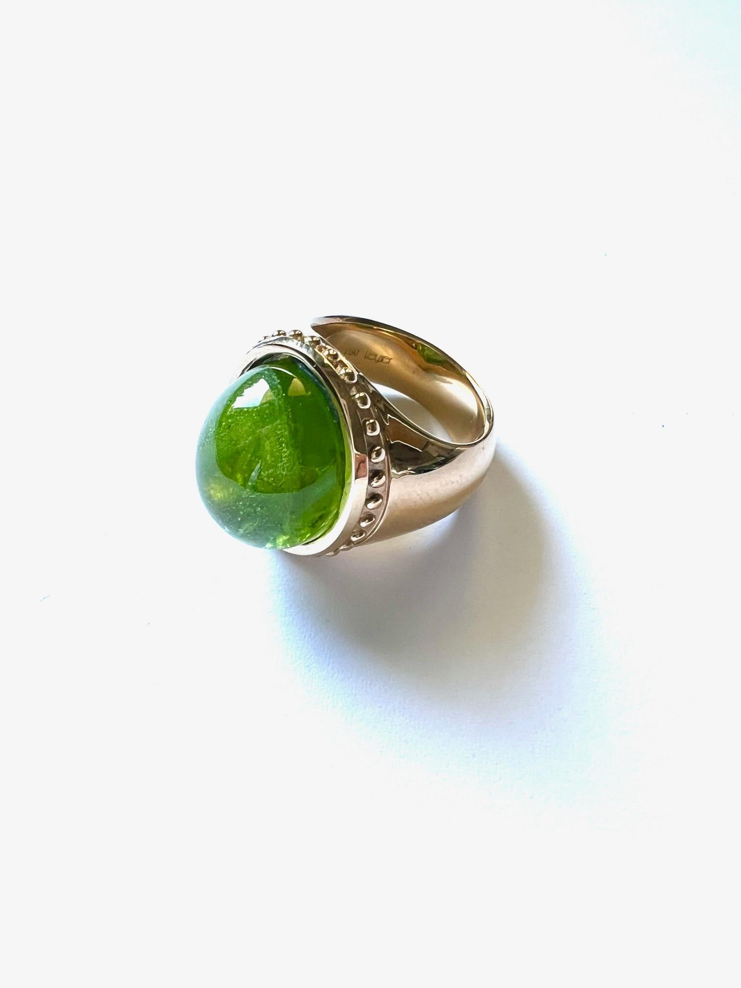 750/Rosegold Ring 21gr. with 1 Peridot Cabouchon 21.60cts. In New Condition For Sale In Idar-Oberstein, DE