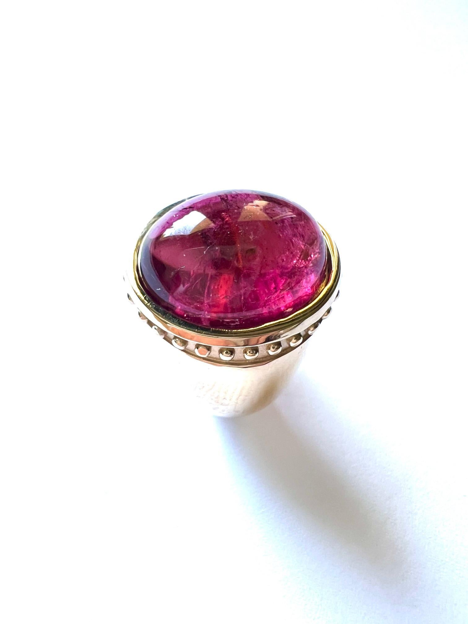 Contemporary 750/Rosegold Ring 21gr., with 1 Rubelite Cabouchon, 16.10cts. For Sale