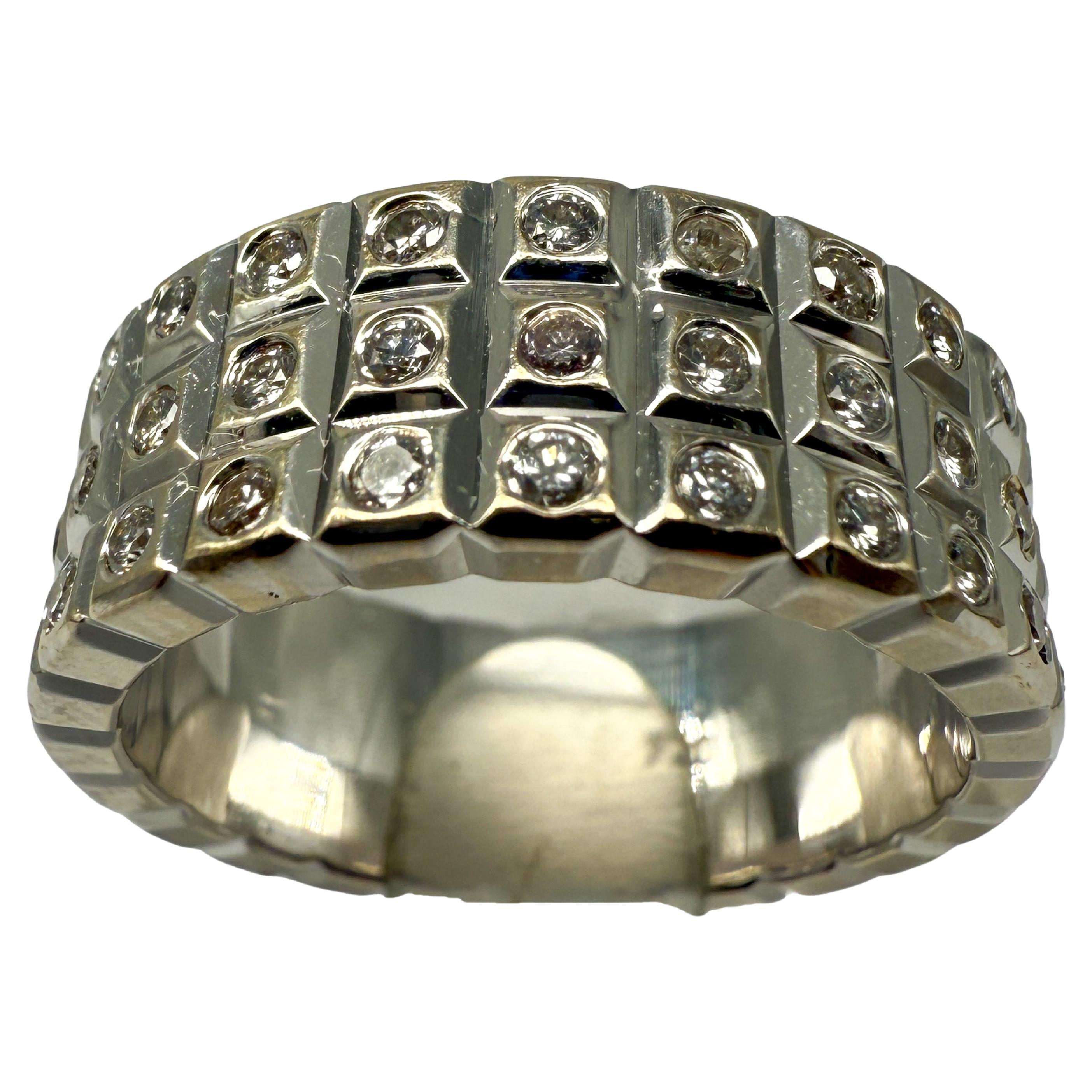 750 White Gold Ring with Diamonds For Sale