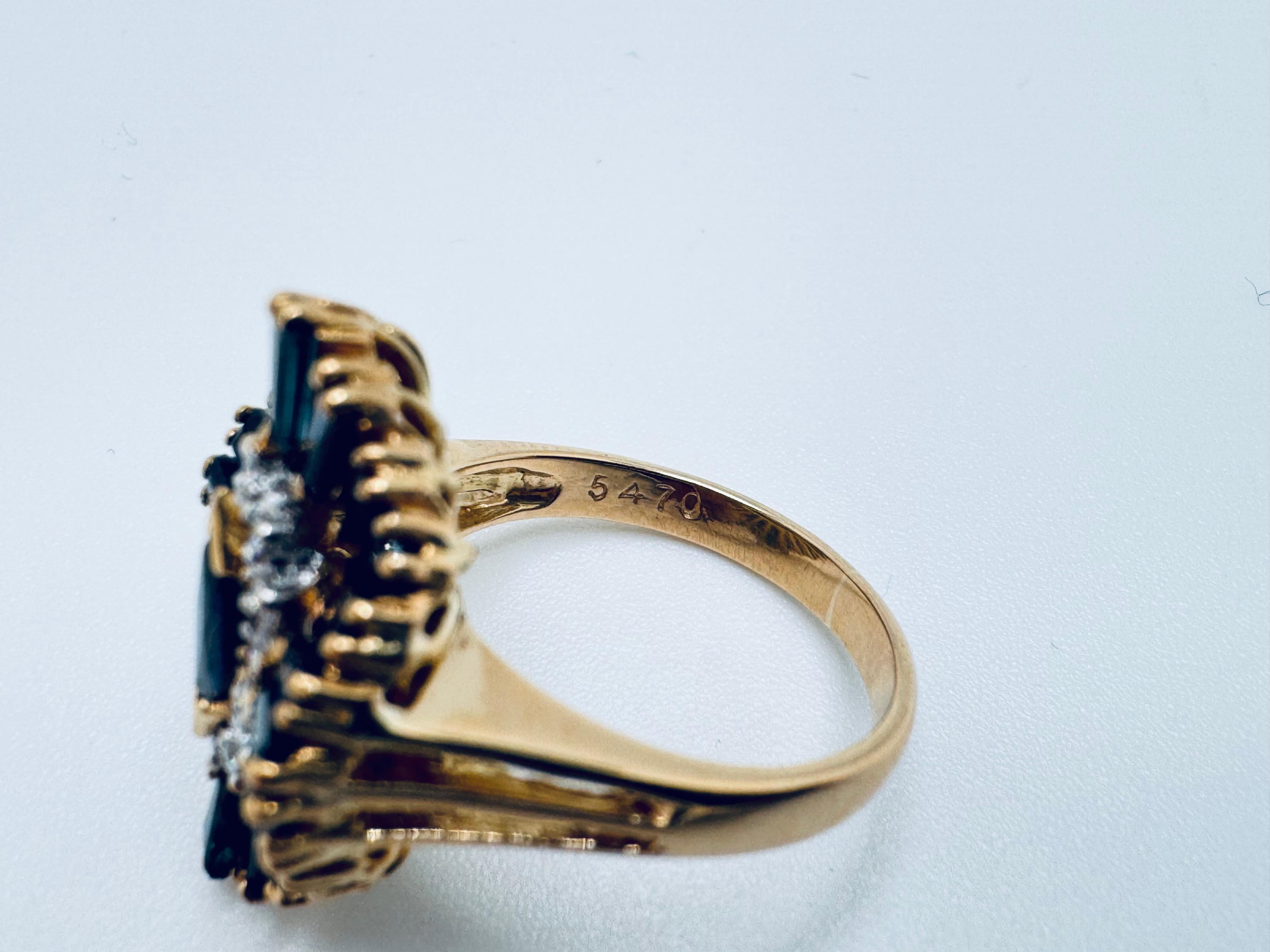 Bague cocktail en or jaune 750 saphir bleu et diamant en vente 3