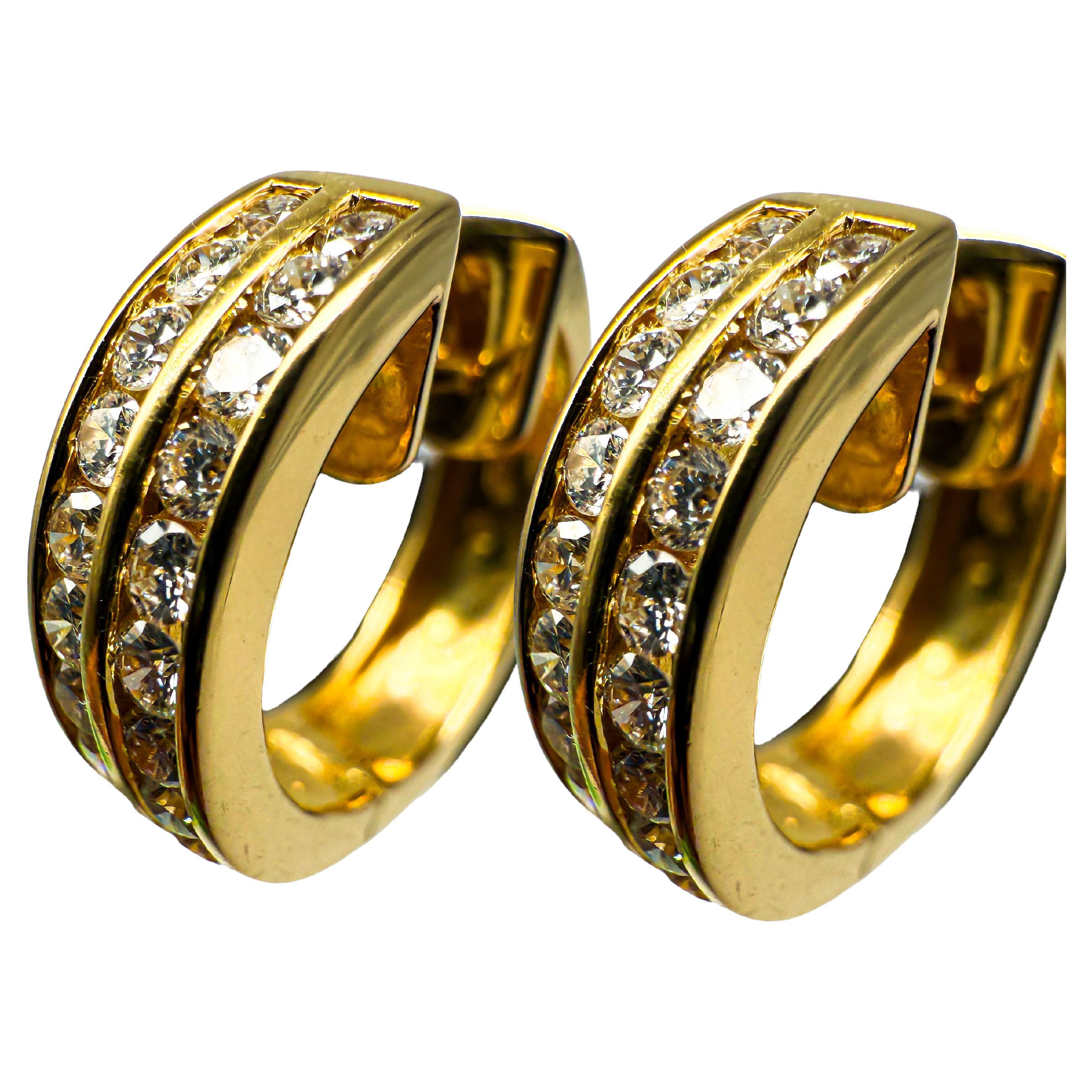 Orecchini in oro giallo 750 con diamanti in vendita