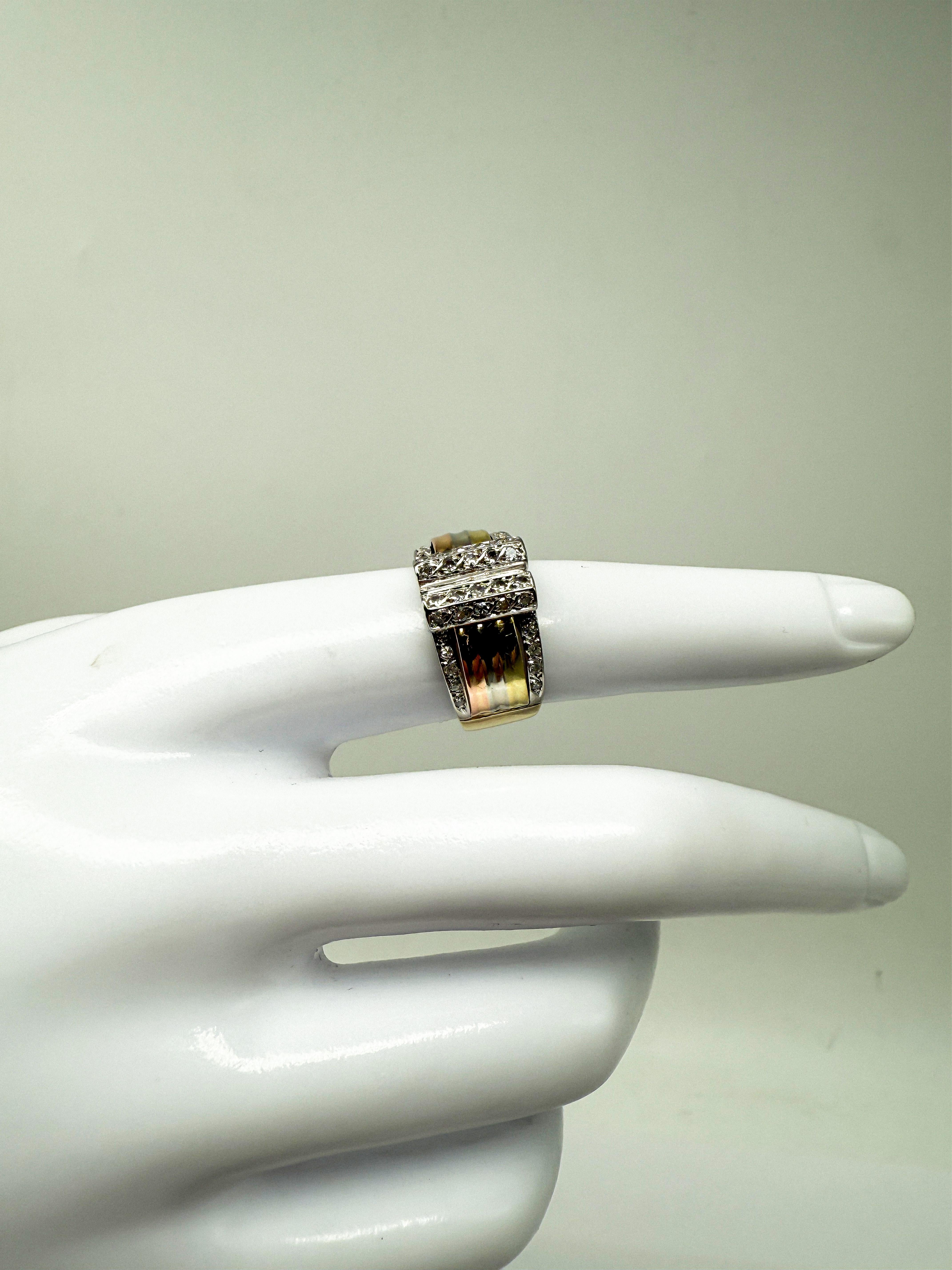 750 yellow gold ring with diamonds; certificate included en vente 1