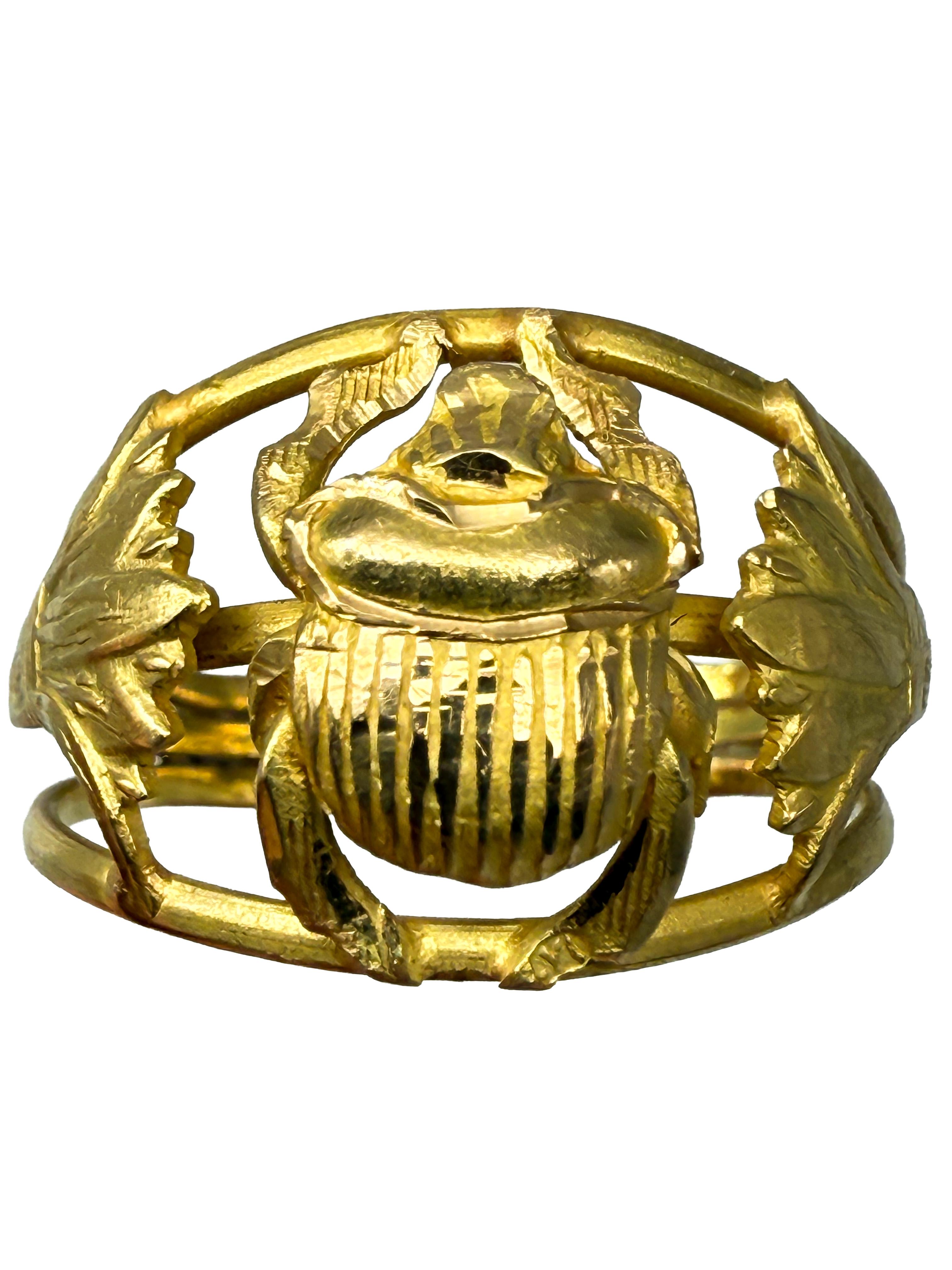 Bague en or jaune 750 avec scarabée égyptien Unisexe en vente