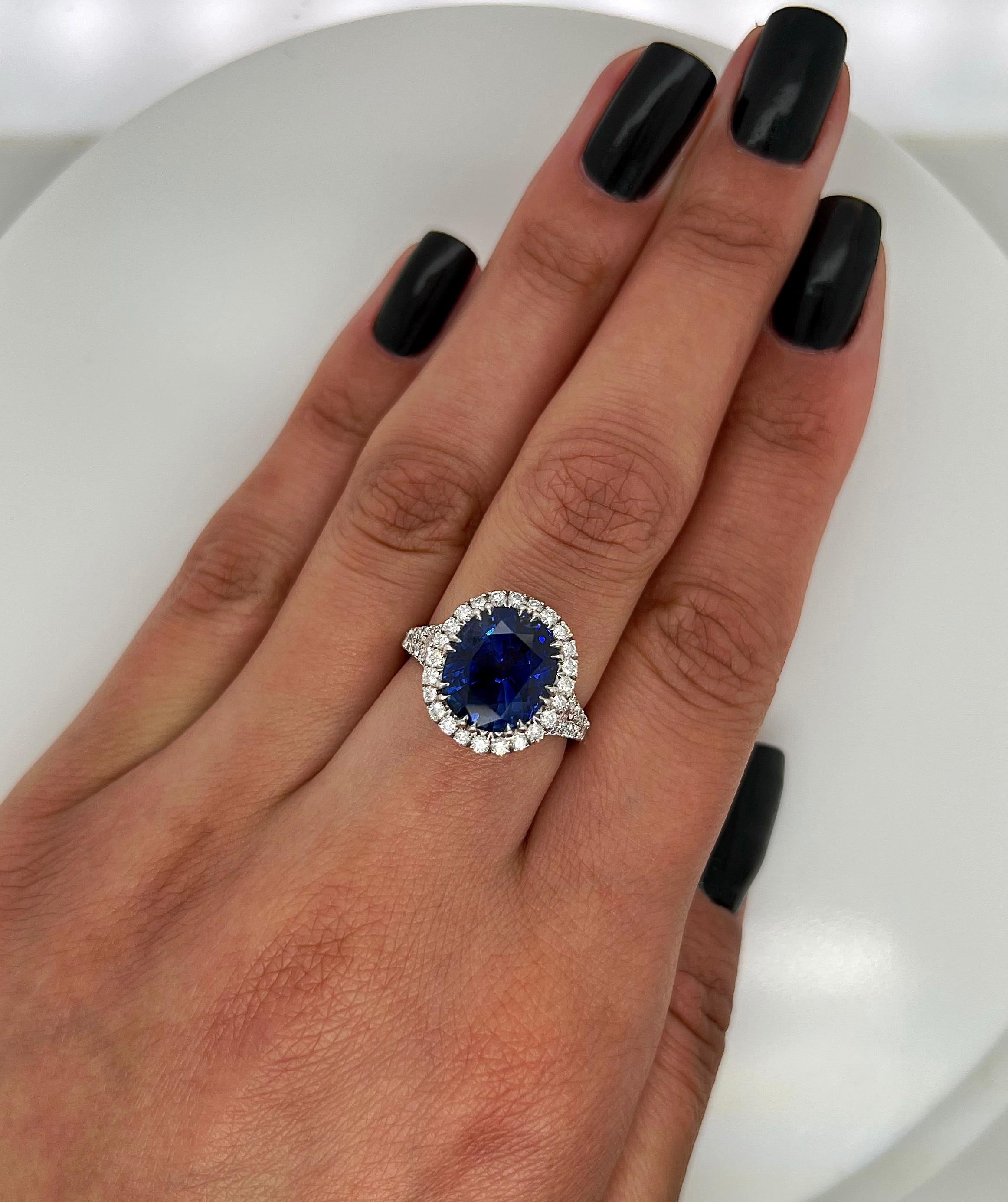 7.50 Total Carat Sapphire and Diamond Halo Pave-Set Ladies Ring, GIA Certified In New Condition For Sale In New York, NY