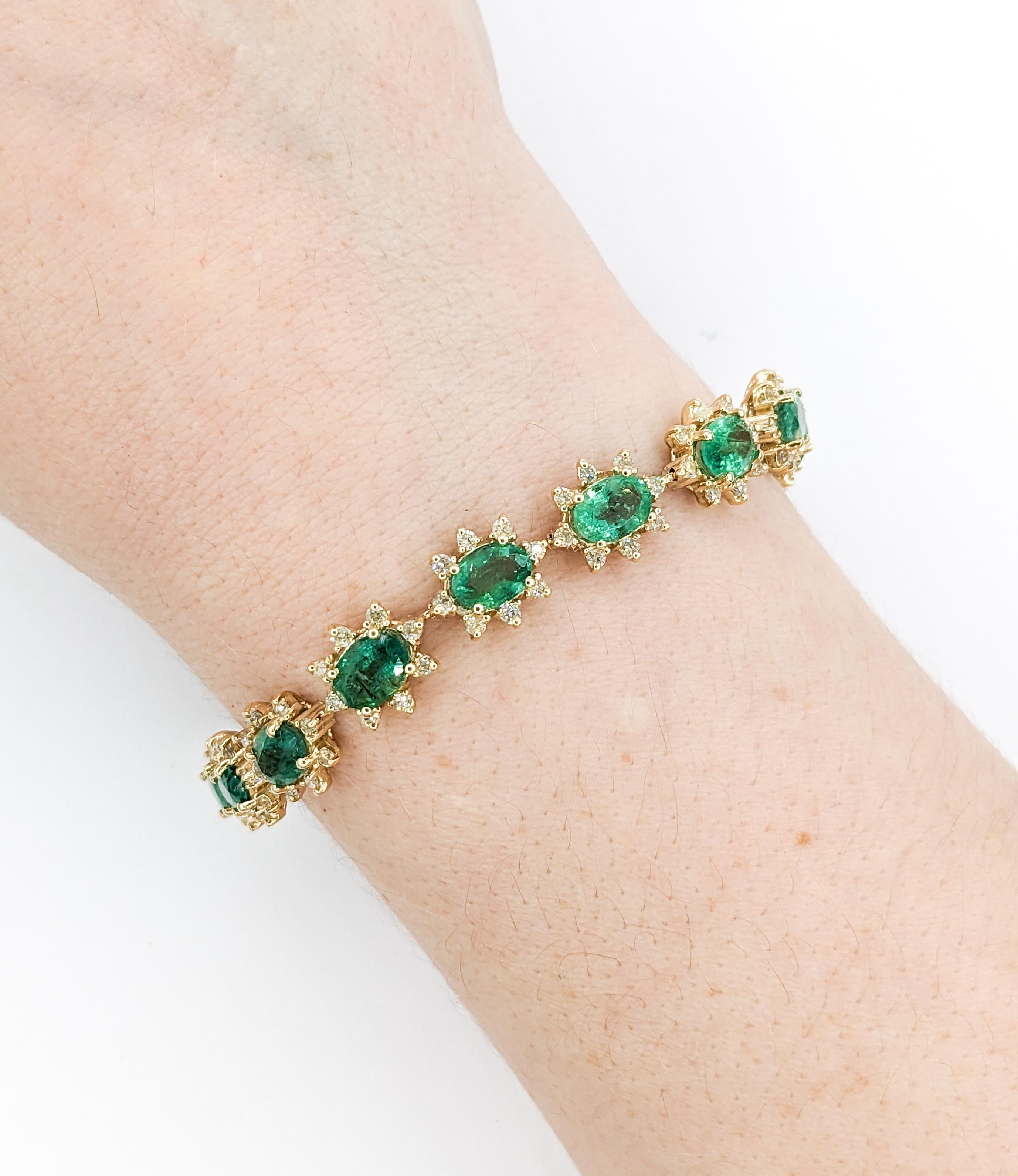 Contemporary 7.50ctw Emerald & 1.00ctw Diamond Bracelet
