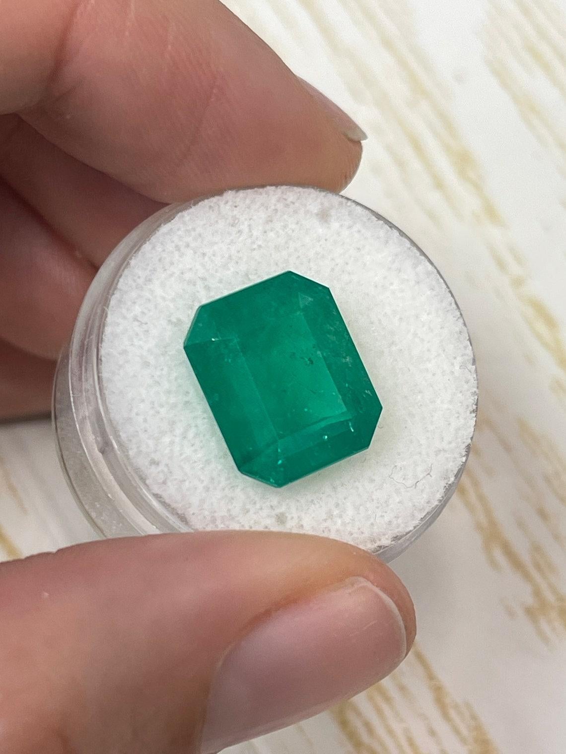 7.51ct Deep Forest Green Emerald Cut Colombian Gem 13.5x11 Genuine May In New Condition For Sale In Jupiter, FL