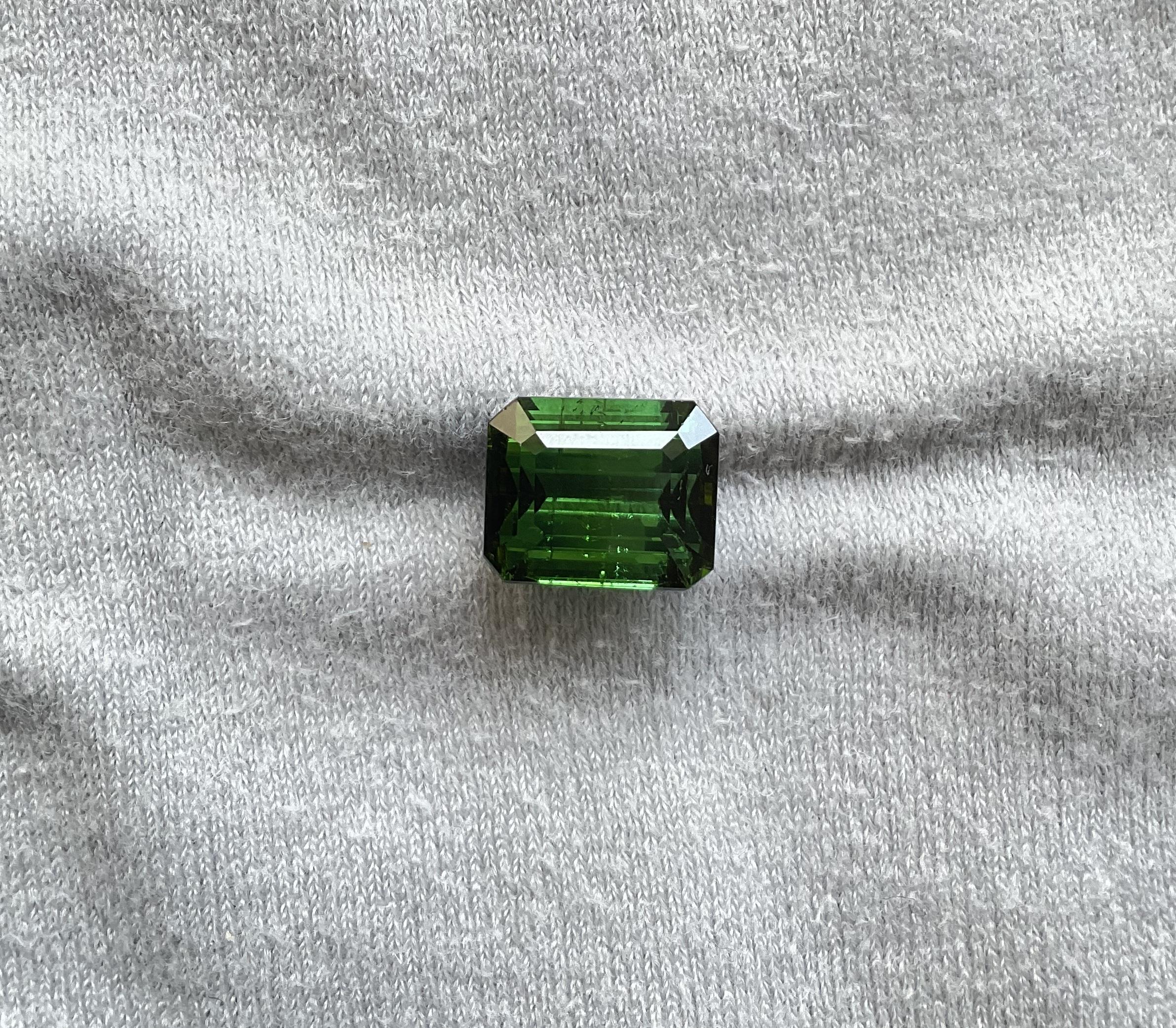 Art Deco 7.52 carats Nigeria green tourmaline Top Quality Octagon Cut stone natural Gem For Sale