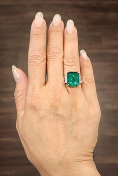 7.52 ct GRS Certified Zambian Emerald & Diamond Ring