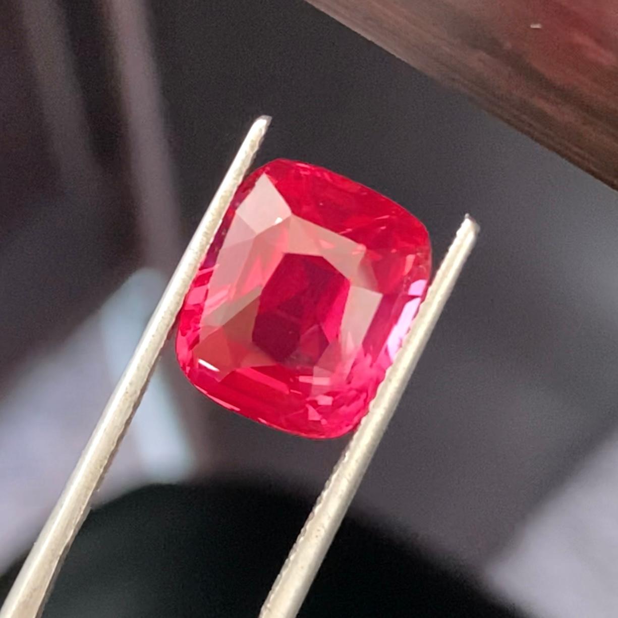 Extremely rare Mahenge spinel from Tanzania with fascinating color. 
The stone with such size and quality is now simply impossible to find on the market. 
Spinel Mahenge is mined in only one place in the world - in Tanzania, now, due to the