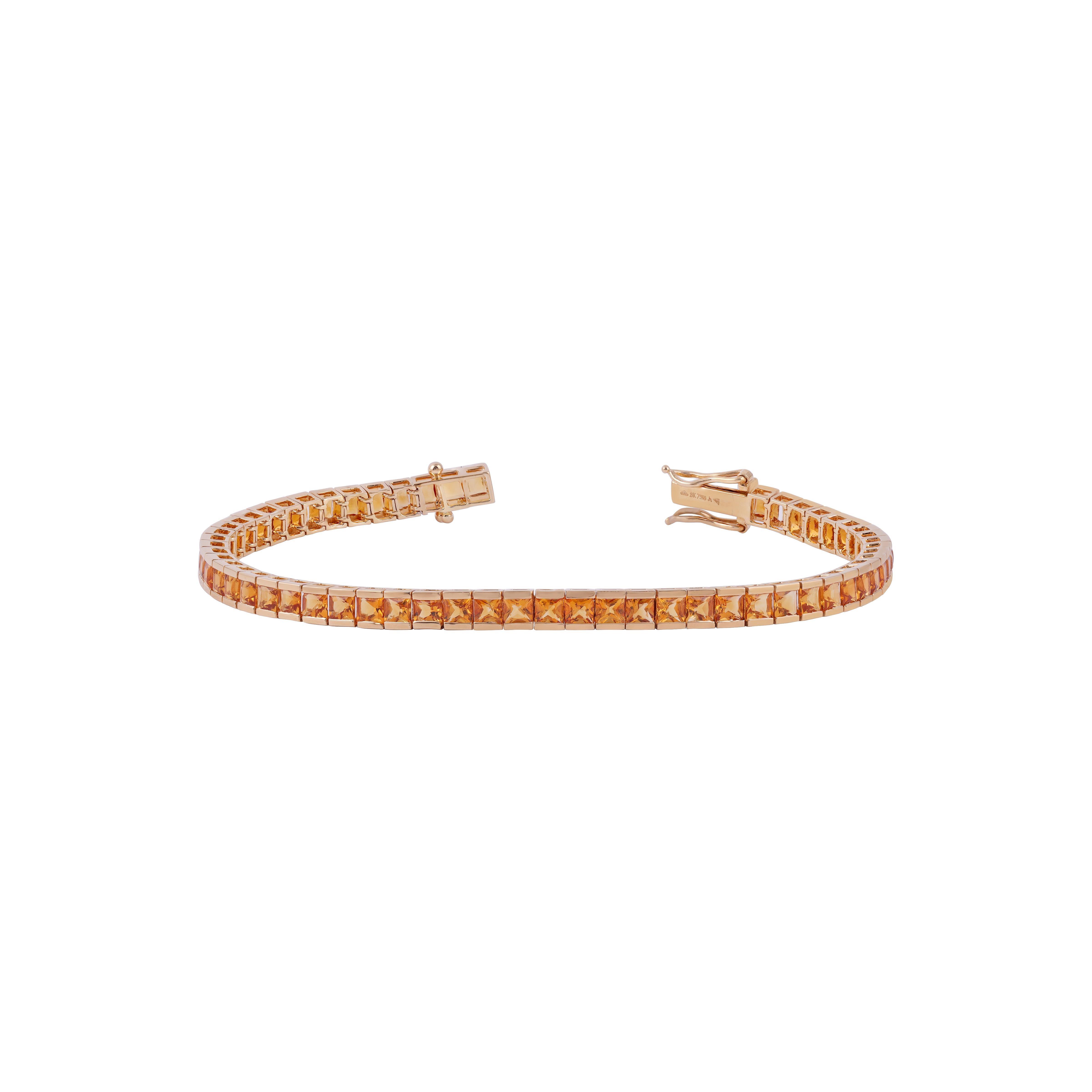 Dieses elegante Rubinarmband hat folgende Eigenschaften   Citrin im Prinzessinnenschliff 7,54 Karat in der Kanalfassung, dieses Armband ist komplett aus 18 Karat  Gold Gewicht 12,81 Gramm, ist dies ein klassisches Tennisarmband.
Größe - 7 Zoll.
 