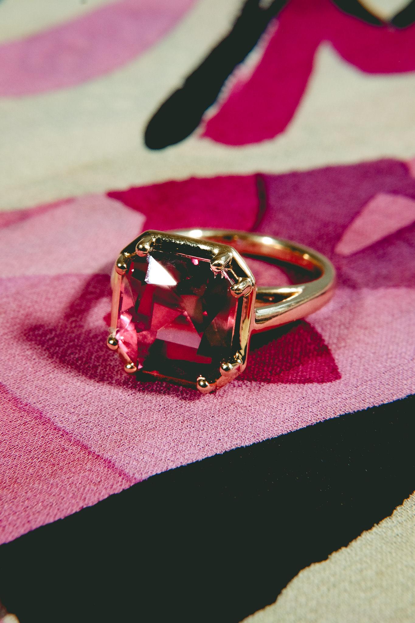 7.54 Rhodolite Ring-Radiant Cut-18KT Yellow Gold-GIA Certified-Rare For Sale 4