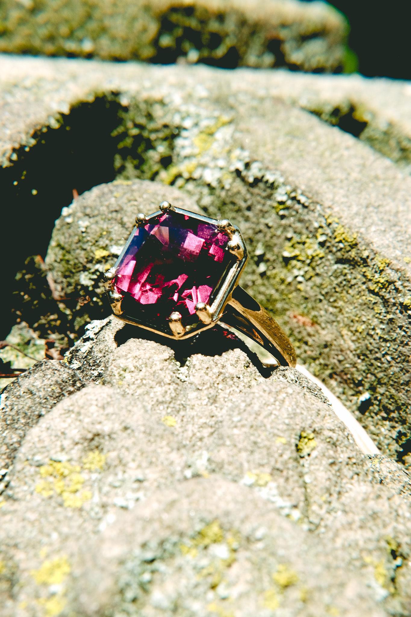 7.54 Rhodolite Ring-Radiant Cut-18KT Yellow Gold-GIA Certified-Rare For Sale 6