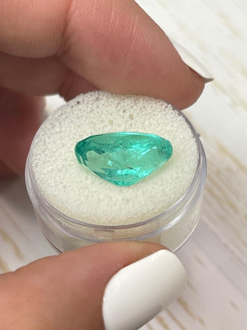 7.55 Carat Bluish Green Colombian Emerald Oval Cut - May Birthstone Gem For Sale 3
