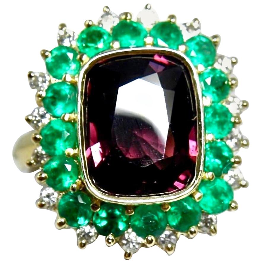 Bague Cocktail 7.55 Carat Spinelle Fine, Emeraude Colombienne et Diamant 18 Karart