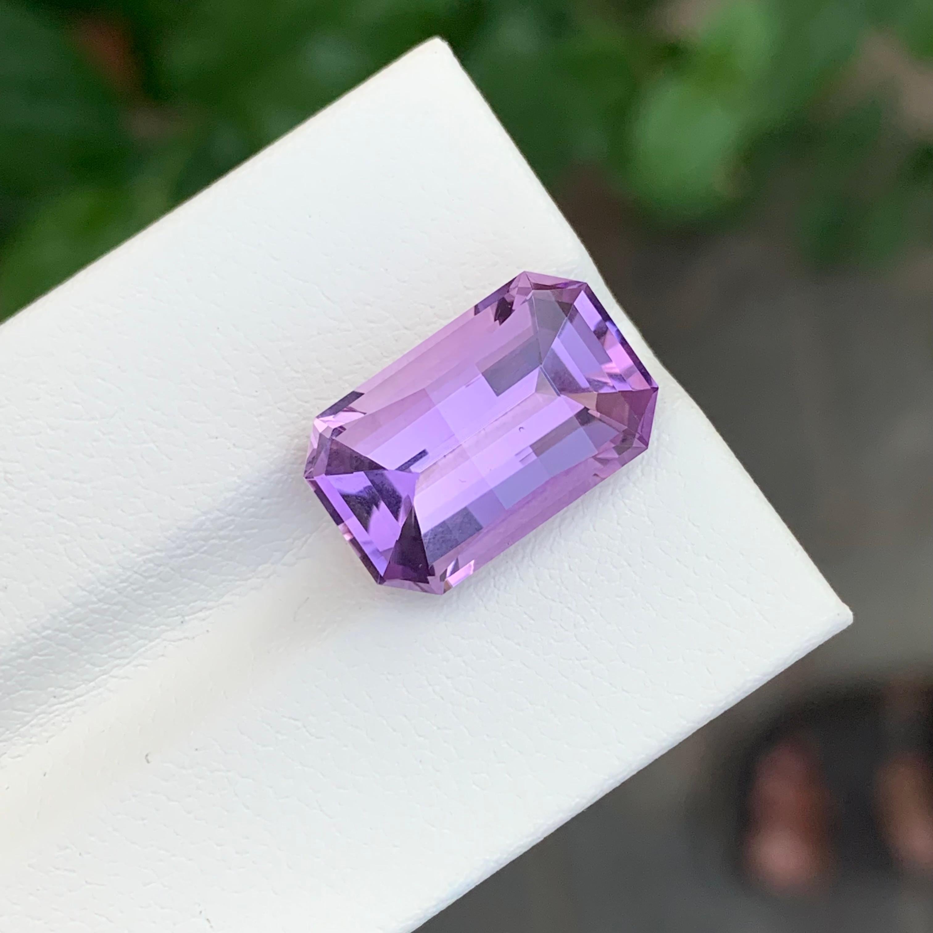 7.55 Karat natürlicher loser Amethyst Smaragd Form Edelstein im Zustand „Neu“ im Angebot in Peshawar, PK