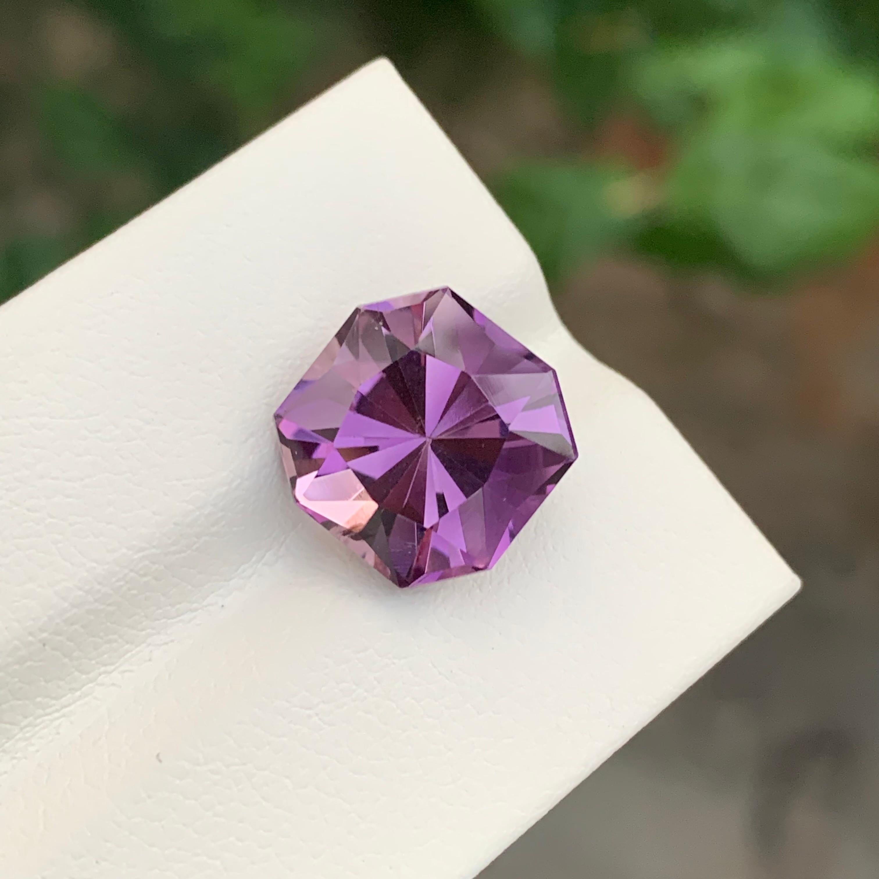 Améthystes en vrac

Poids : 7,55 carats
Dimension : 12,3 x 12,3 x 9,1 mm
Couleur : Violet
Origine : Brésil
Traitement : Non
Certificat : Sur demande
Forme : Carré 

L'améthyste, une variété étonnante de quartz connue pour sa teinte violette