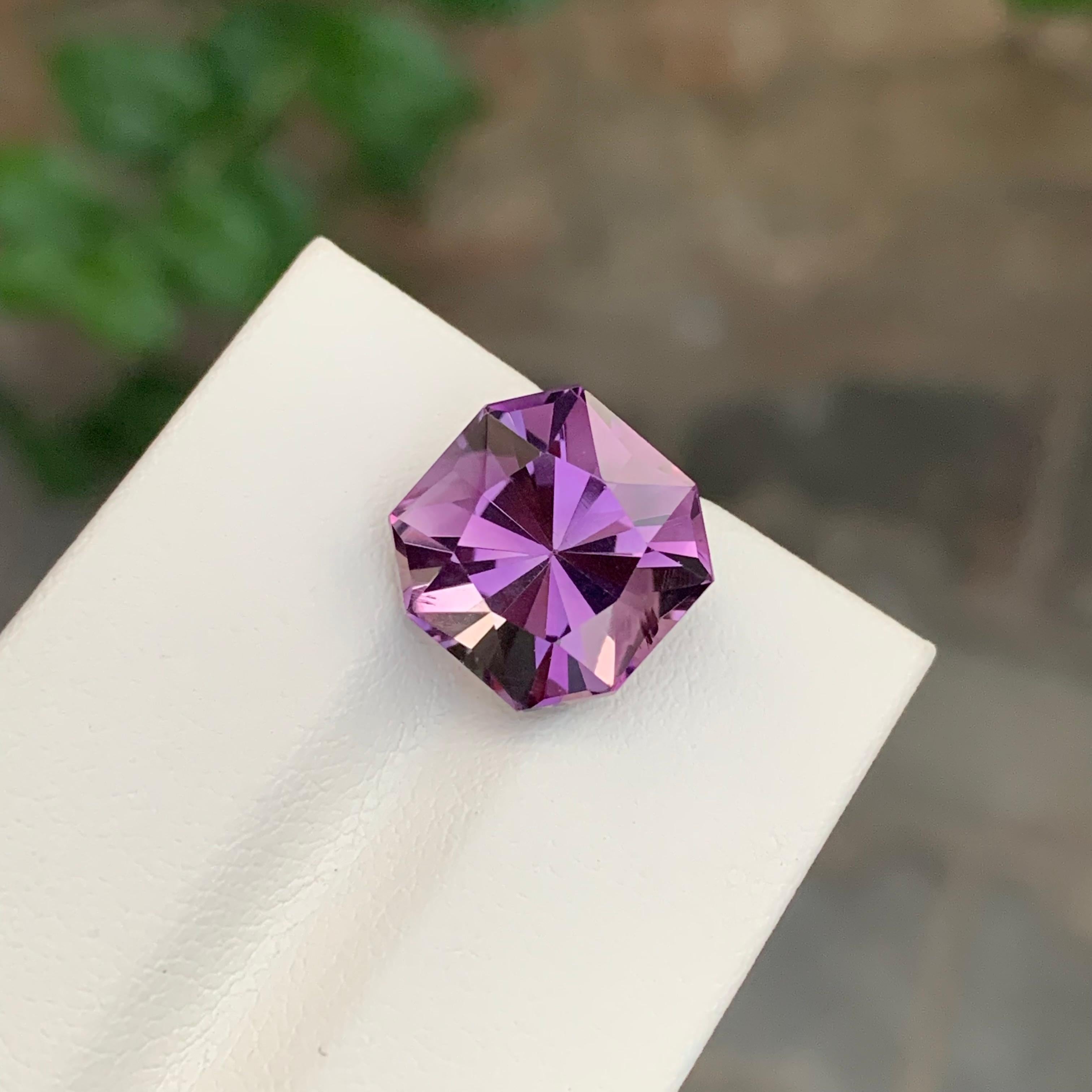 7.55 Carat Natural Loose Amethyst Square Shape Gemstone (Améthyste en vrac de forme carrée) Unisexe en vente