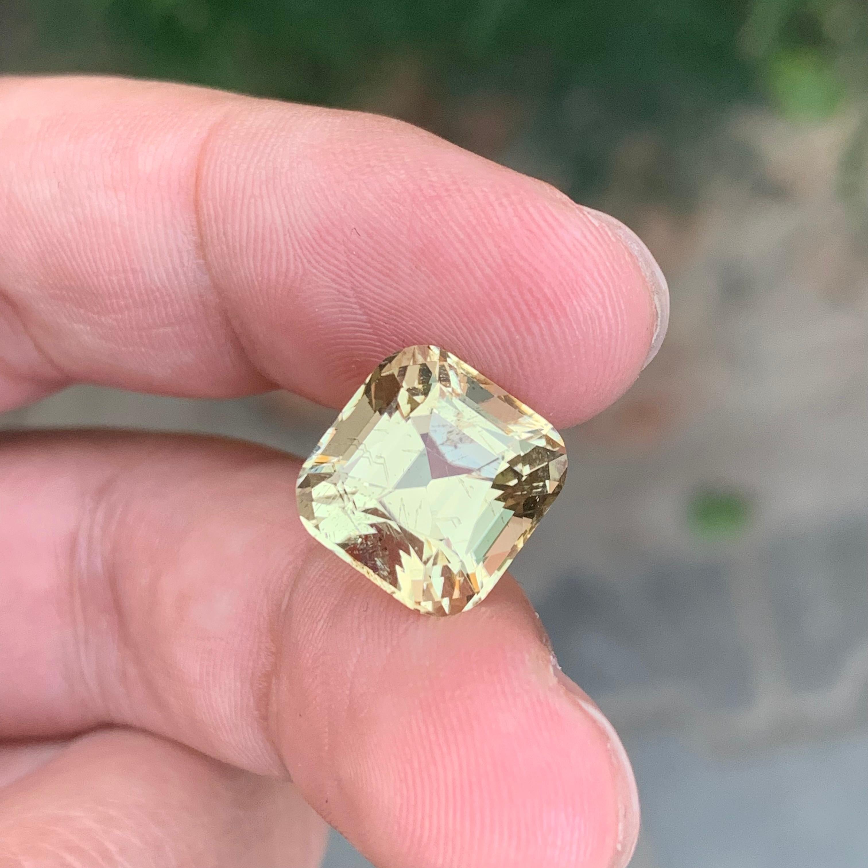 7,55 Carati Nature Scapolite rara sciolta a forma di cuscino Gemma in vendita 3
