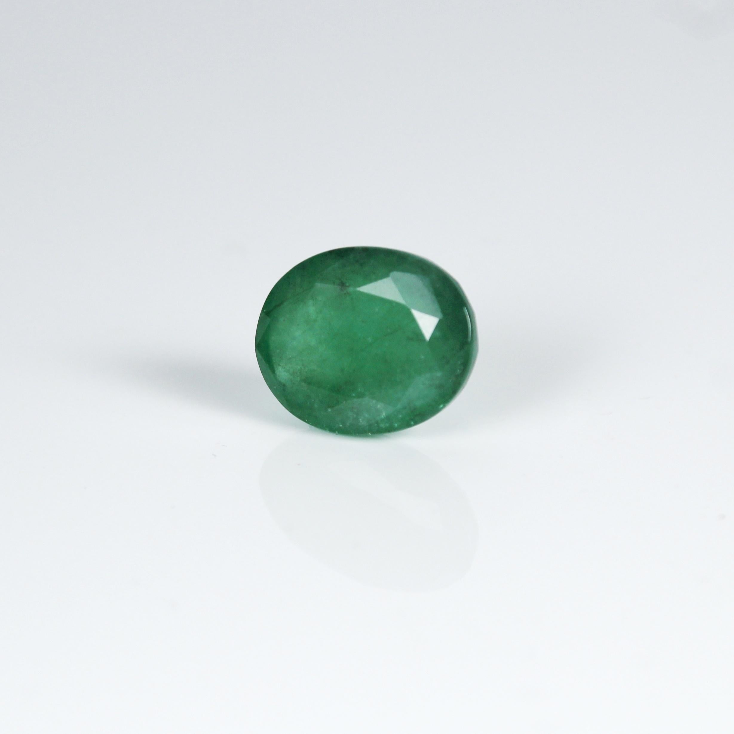 7.55 Carat Oval Cut Natural Zambian Emerald In New Condition In Vadgam, GJ