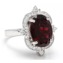 7.55 Carat Impressive Natural Red Garnet and Natural Diamond 14 Karat Gold Ring