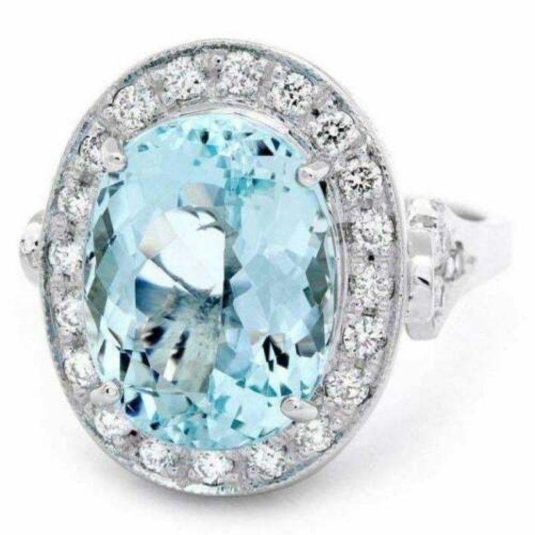 7.55 Carat Natural Impressive Natural Aquamarine and Diamond 14 Karat Gold Ring In New Condition For Sale In Los Angeles, CA