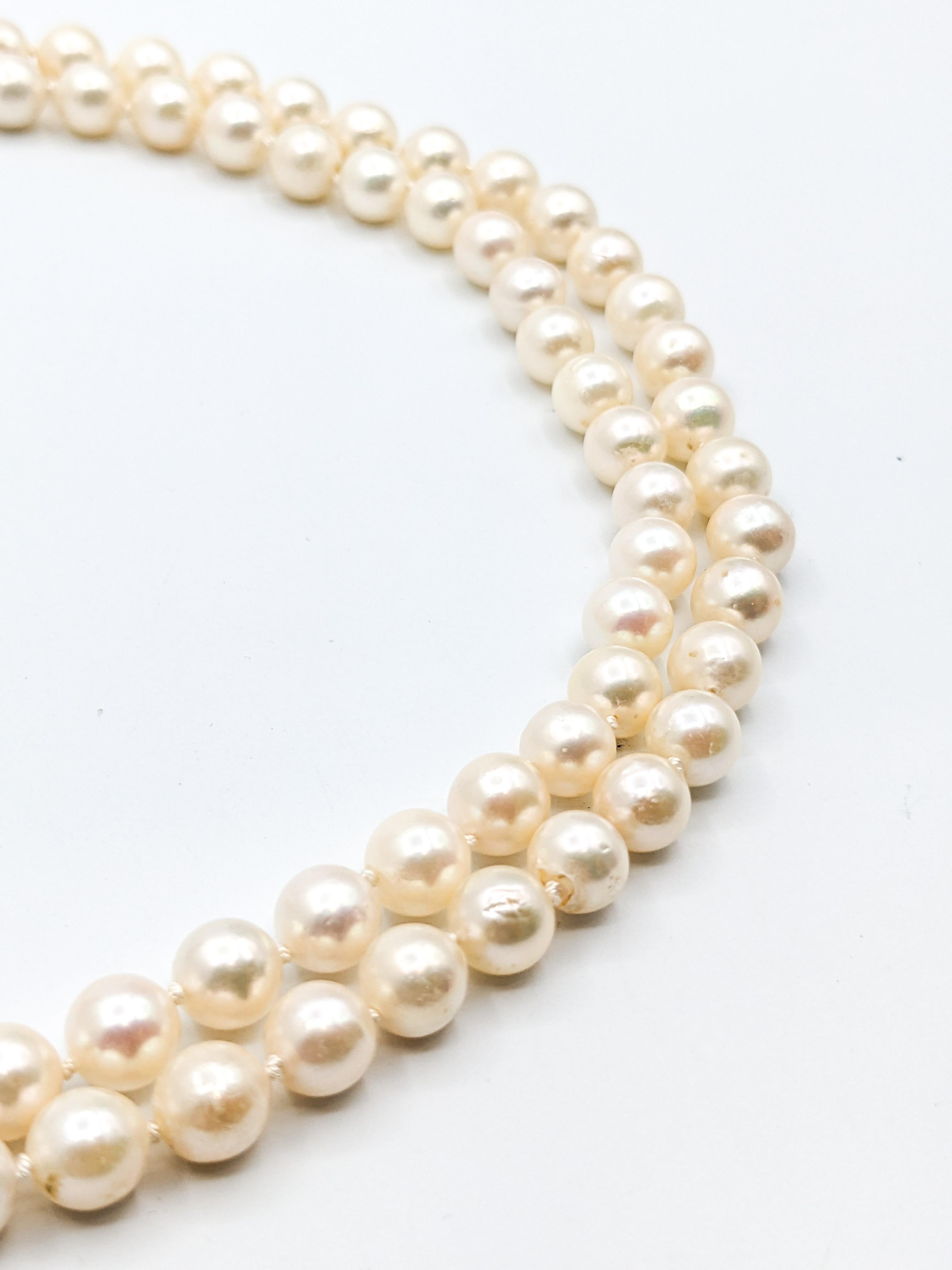 Timeless 7.55mm Akoya Pearl 37 inch Strand Necklace

Adorn yourself in timeless elegance with our exquisite Akoya pearl necklace, masterfully crafted in the warm glow of 14k yellow gold. This captivating strand features lustrous 7.5mm Akoya pearls,