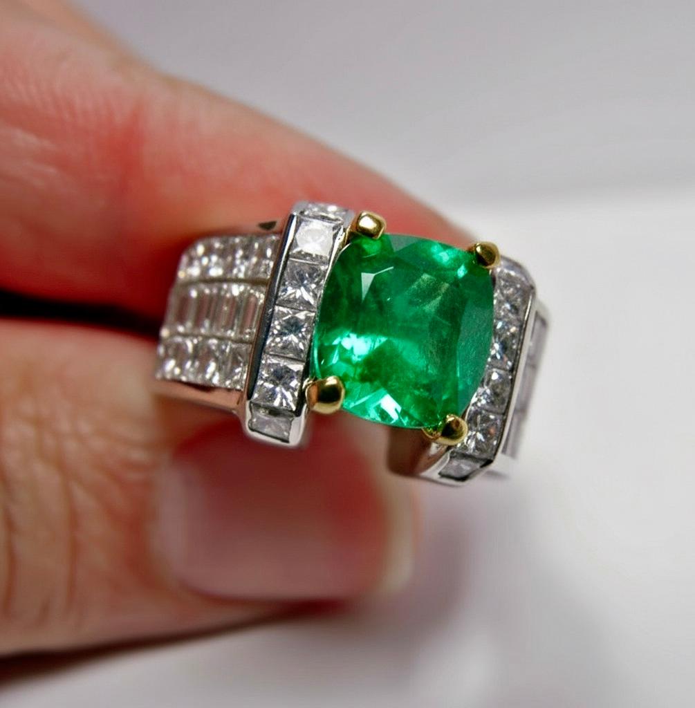 7,56 Karat feiner natürlicher kolumbianischer Smaragd-Diamant-Ring 18K Unisex (Zeitgenössisch) im Angebot