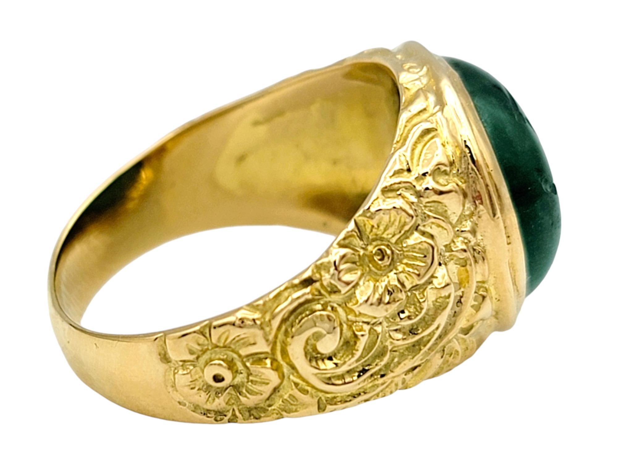 7.56 Carat Green Cabochon Jade Ring with Horse Intaglio in 18 Karat Yellow Gold In Good Condition In Scottsdale, AZ