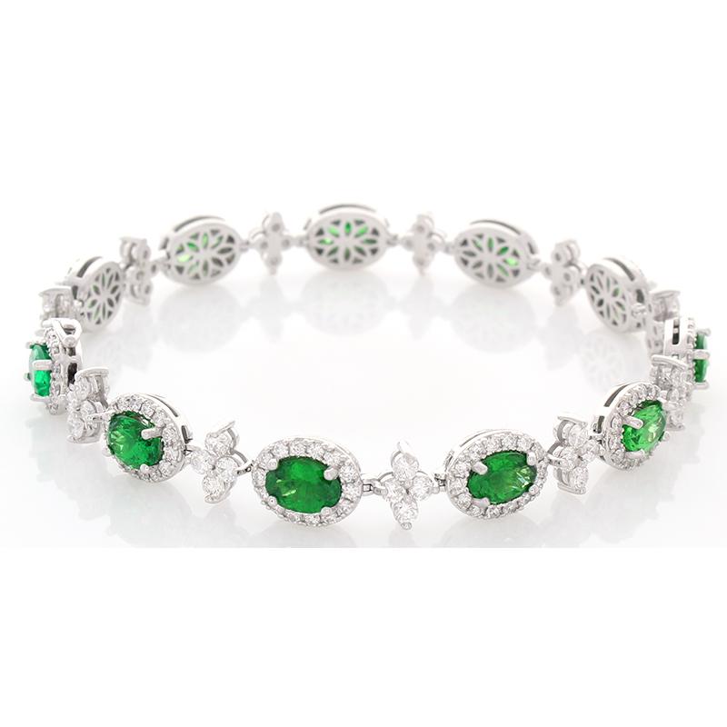 7.56 Carat Total Oval Tsavorite and Diamond Bracelet in 18 Karat White Gold In New Condition In Chicago, IL