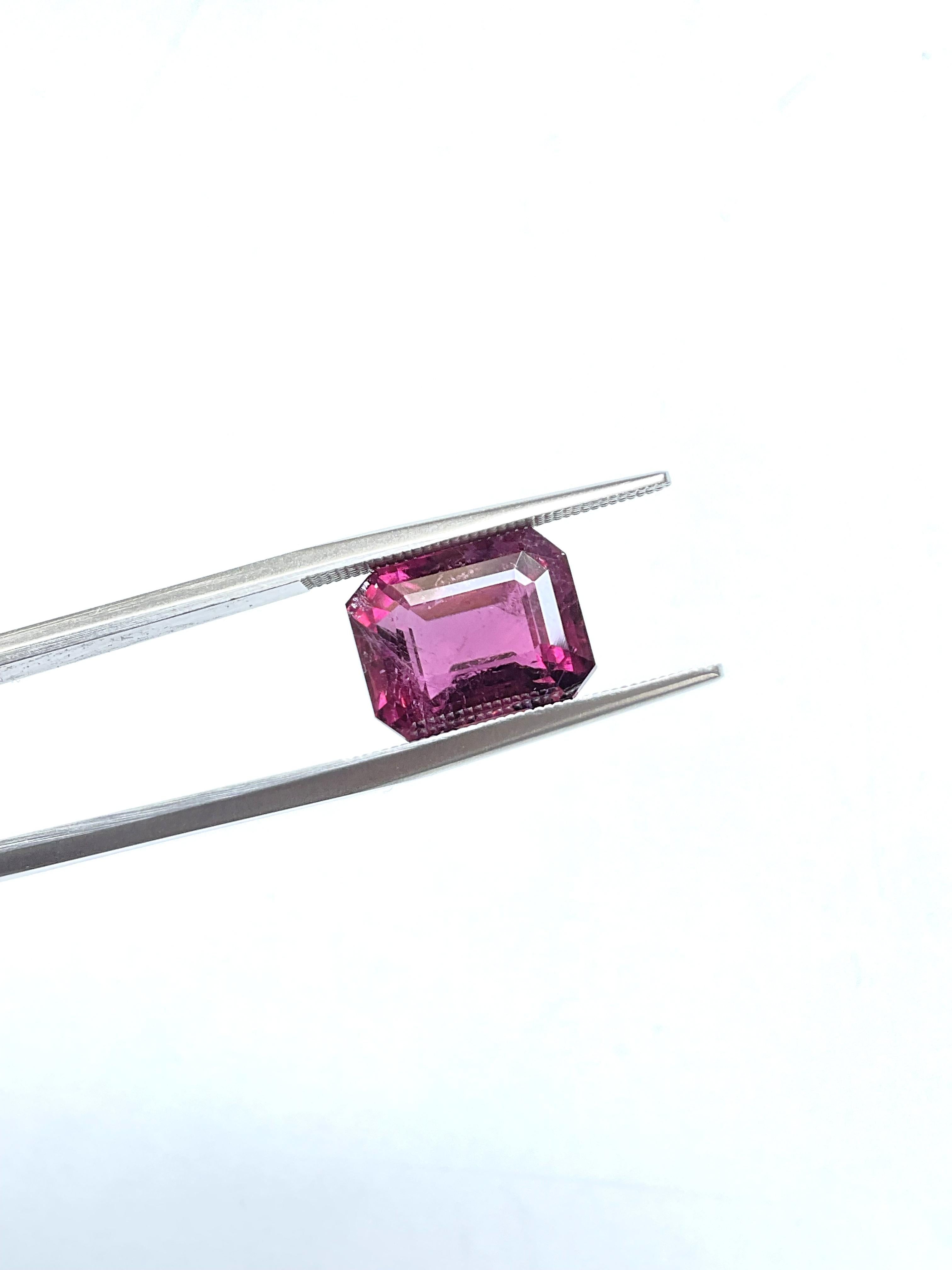 Women's or Men's 7.56 Carats Rubellite Tourmaline Octagon Cut Stone For Fine Jewelry Natural gem For Sale