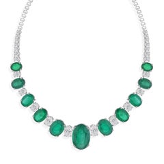 75.68 Carat Zambian Emerald 15.9 Carat SI/H Diamond Necklace 18 Karat White Gold