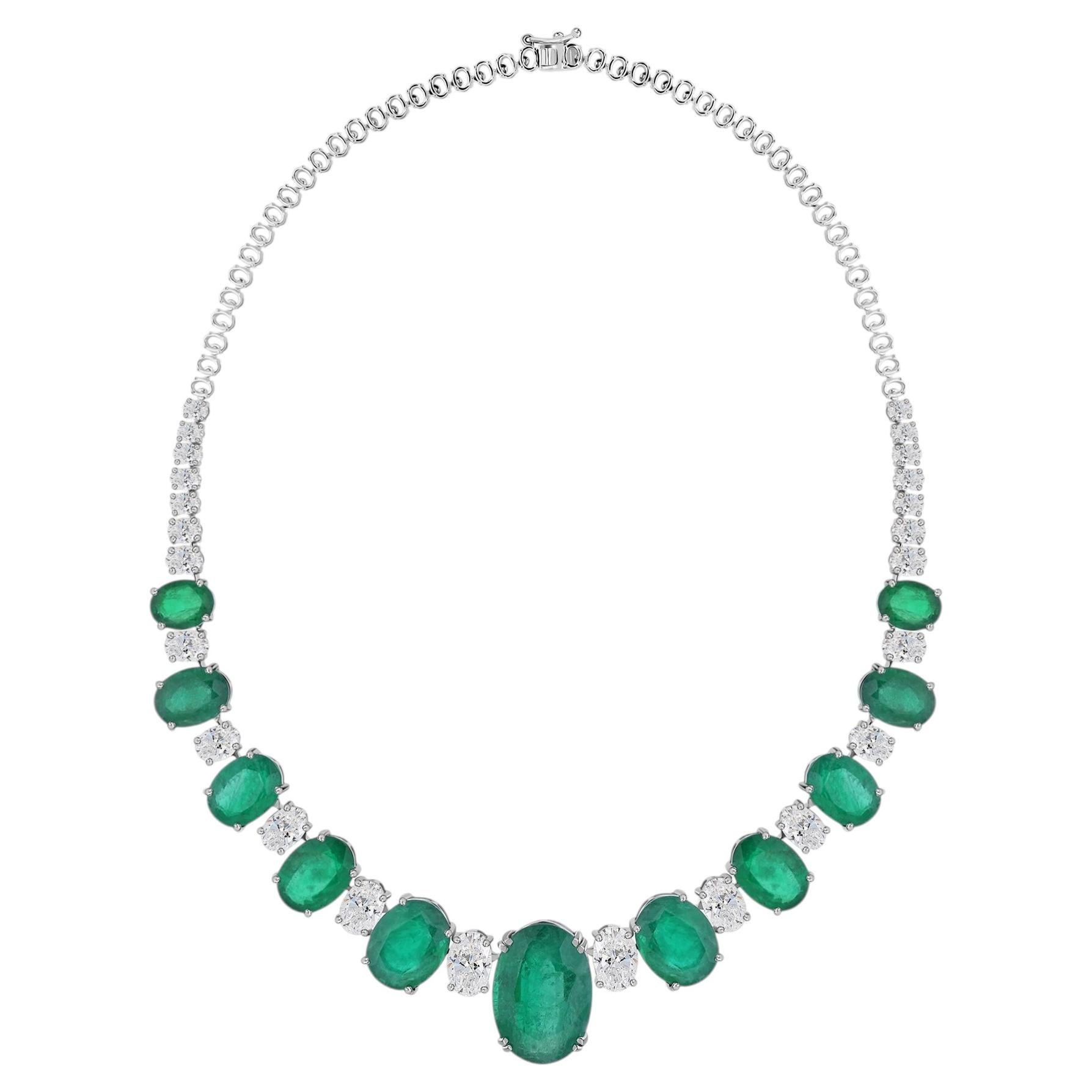 Esmeralda de Zambia de 75,68 quilates Collar de diamantes SI/H de 15,9 quilates Oro blanco de 18 quilates en venta