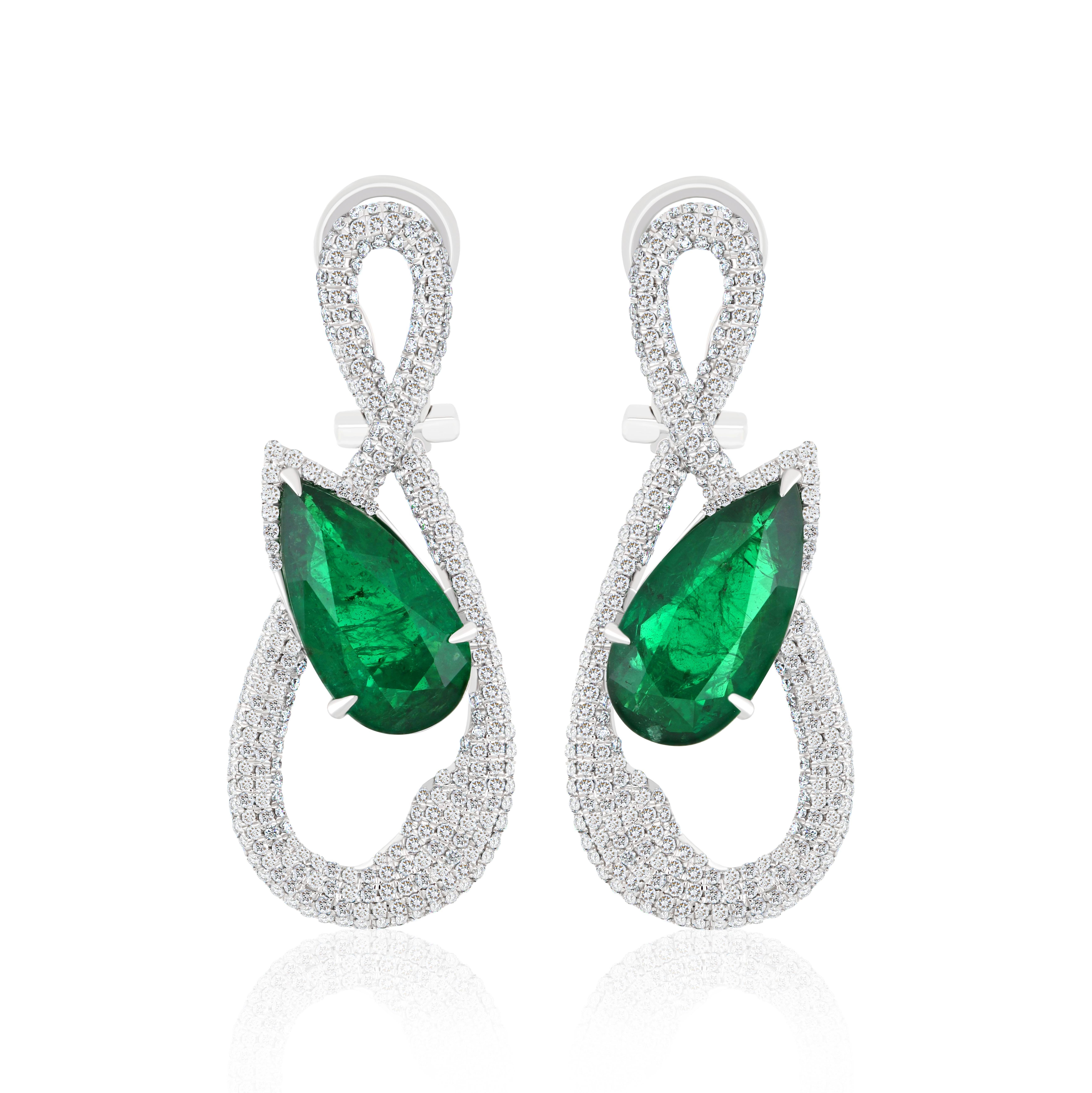 Orecchino con smeraldo e diamante da 7,56 carati in oro bianco 18 carati per un regalo di carisma in vendita 5
