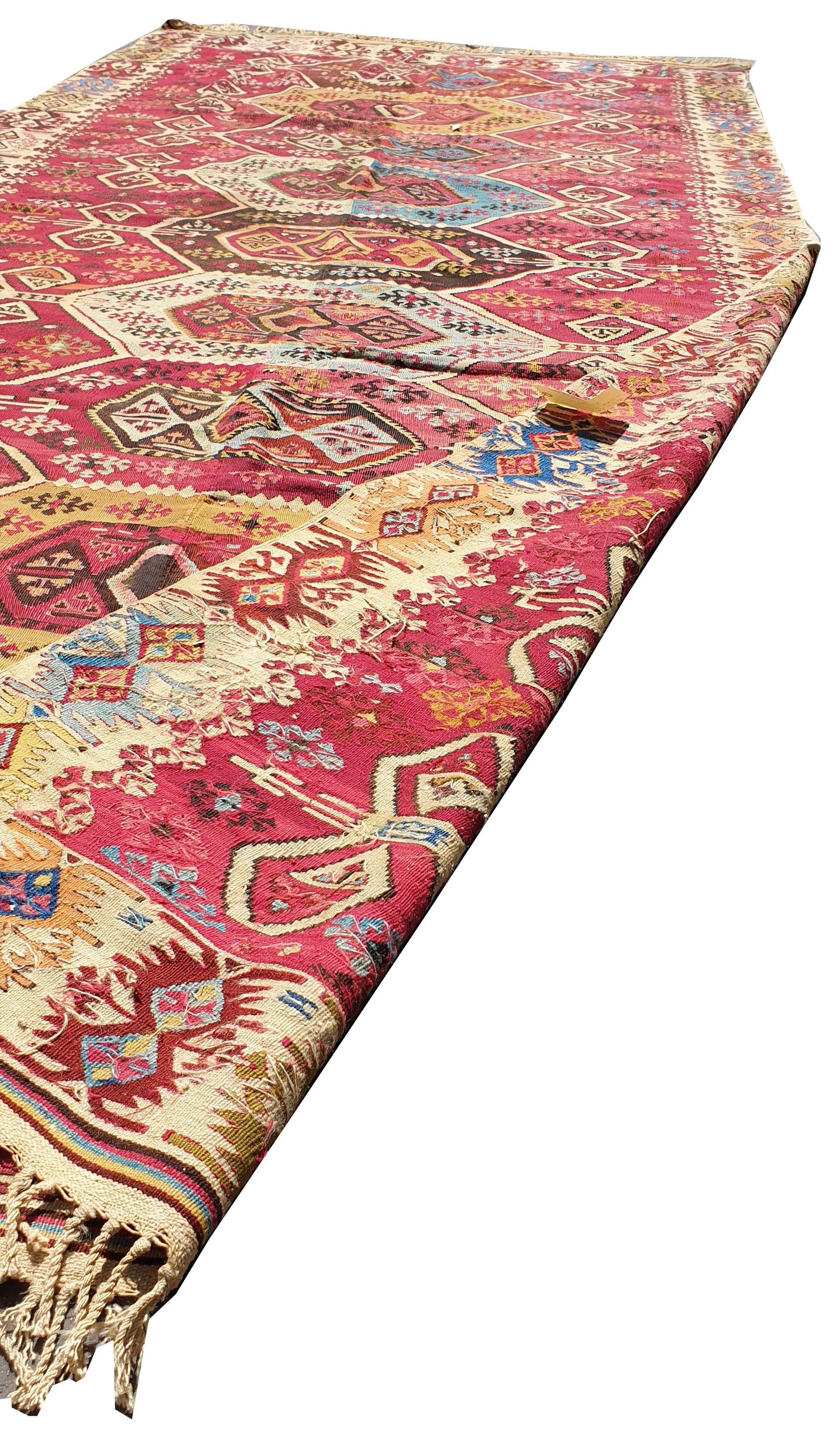 757 - 19th Century Turkish Kilim Carpet In Excellent Condition For Sale In Paris, FR