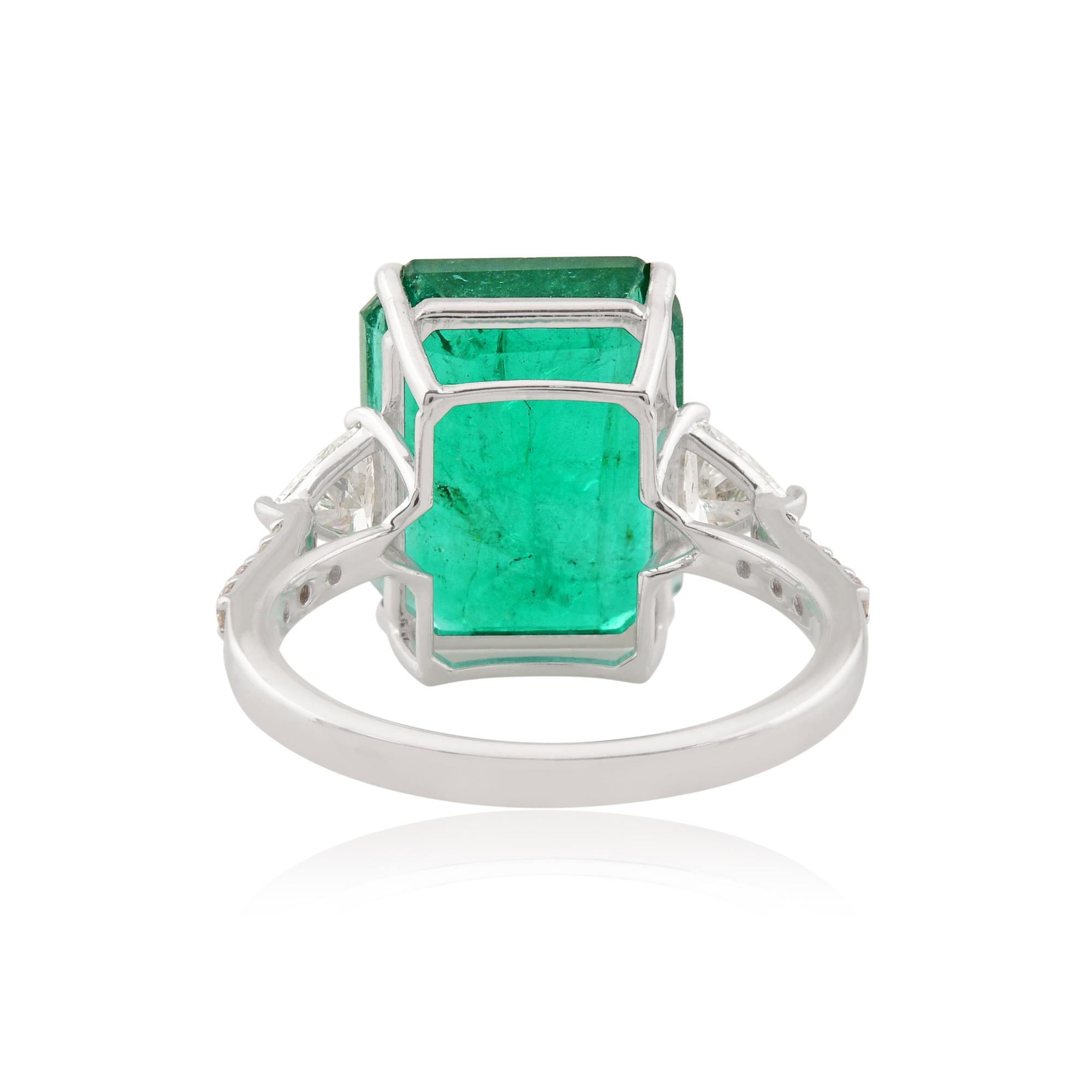Im Angebot: 7,58 Karat Smaragdring 0,56 Karat Diamant im Trillionenschliff 18 Karat Weißgold Schmuck () 5