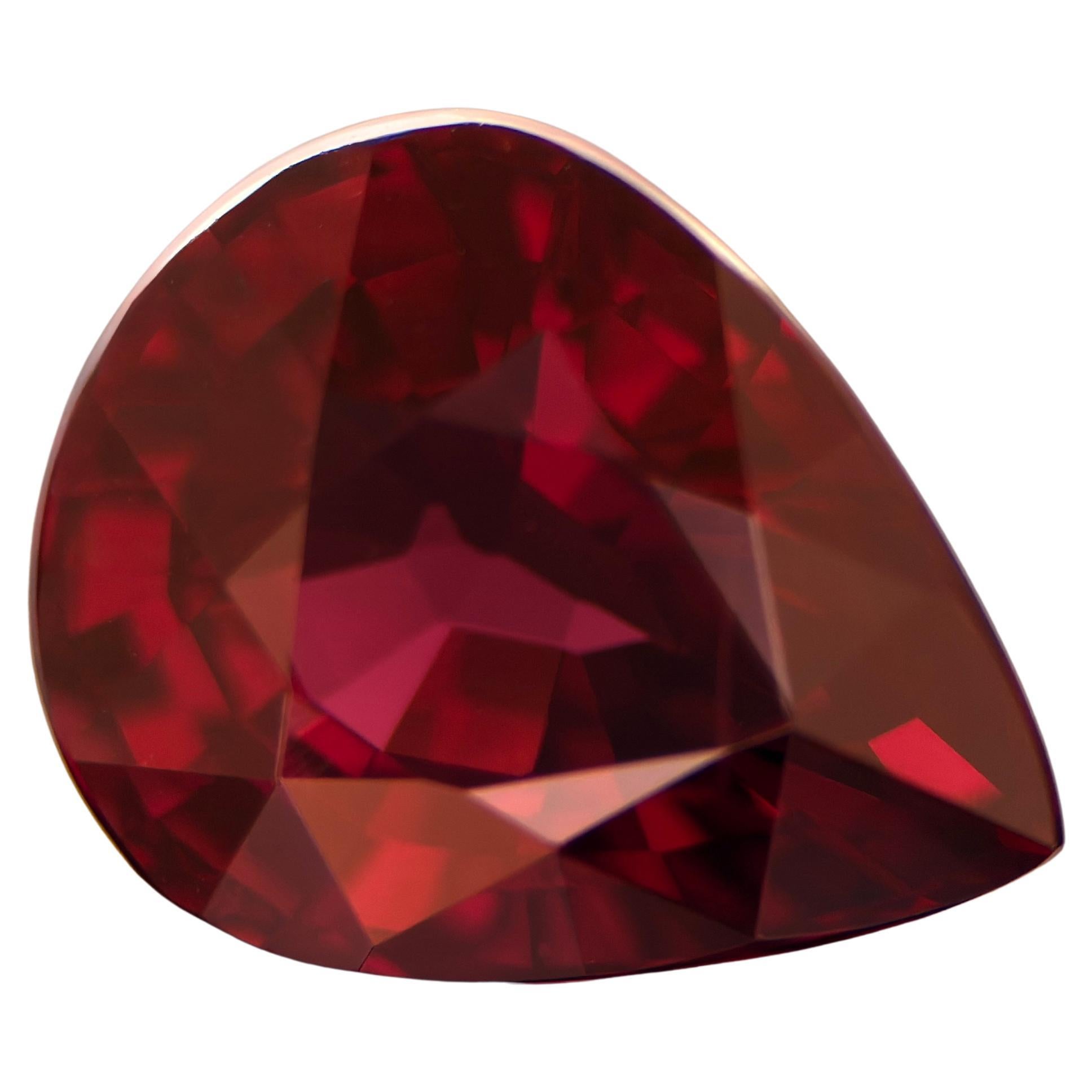 Grenat naturel de 7,58 carats - taille poire, rouge cramoisi profond, pureté exceptionnelle