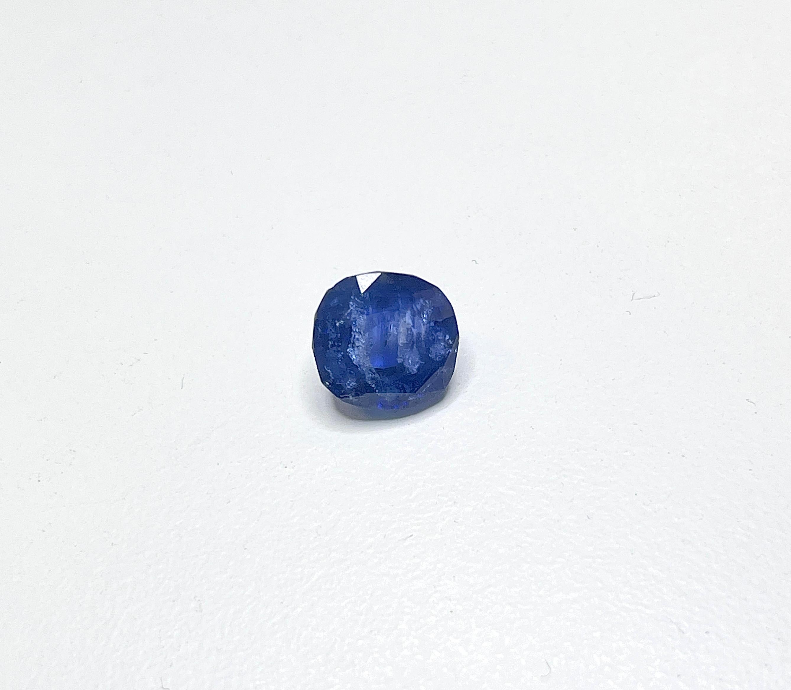 Taille radiant Pierre précieuse non sertie, saphir naturel bleu intense taille radiant de 7,58 carats