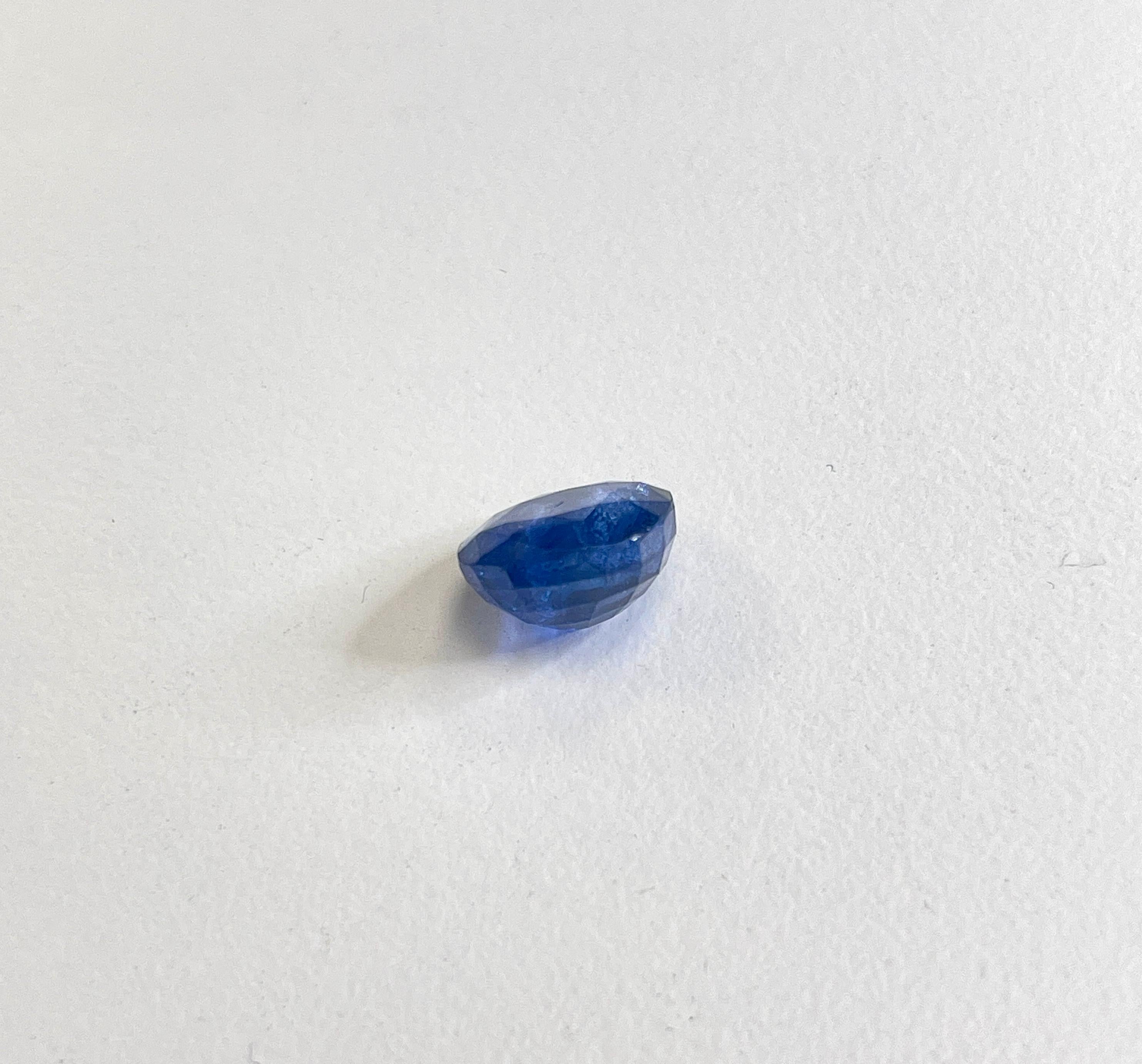 7.58 Carat Radiant Cut Intense Blue Natural Sapphire Loose Gemstone For Sale 2