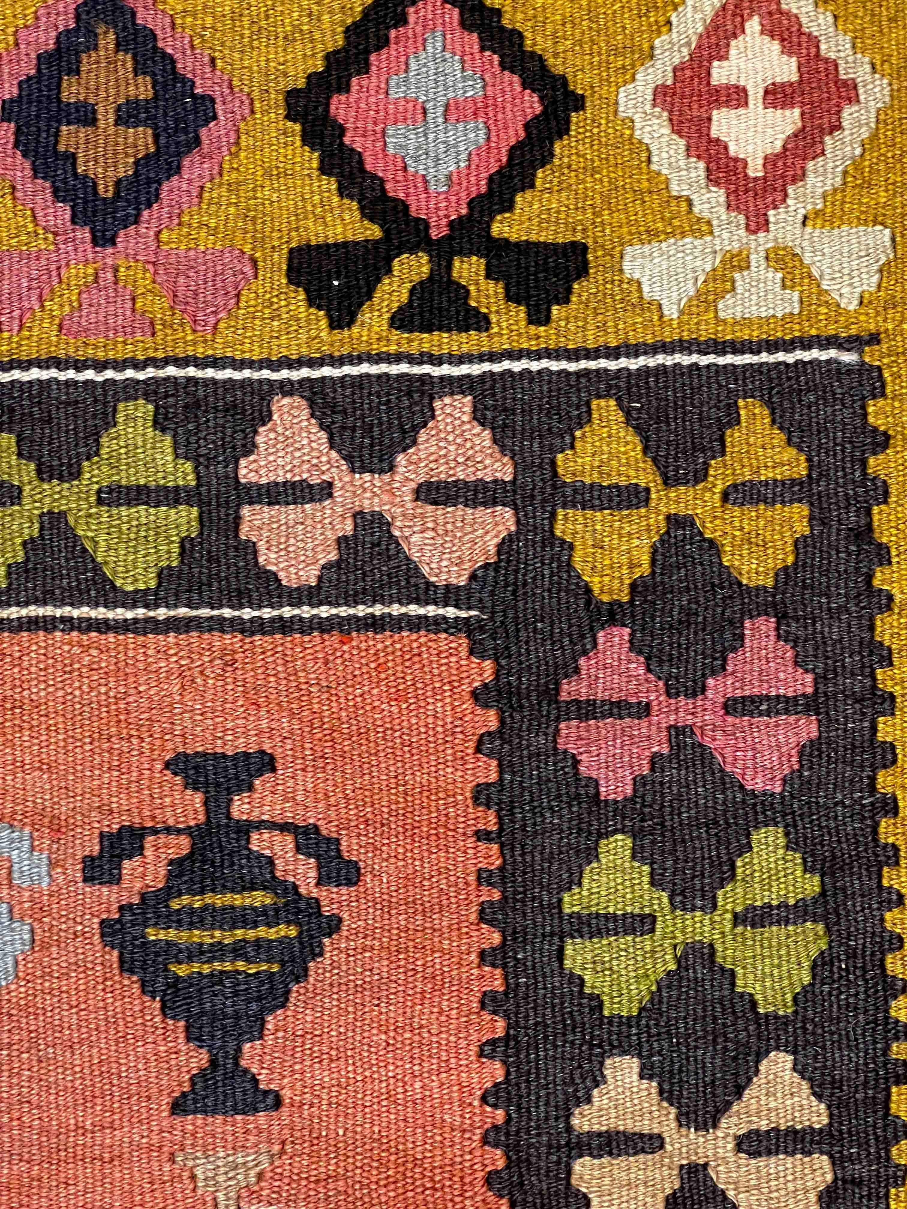758 - Joli Kilim d'Azerbaïdjan du 20ème siècle en vente 11