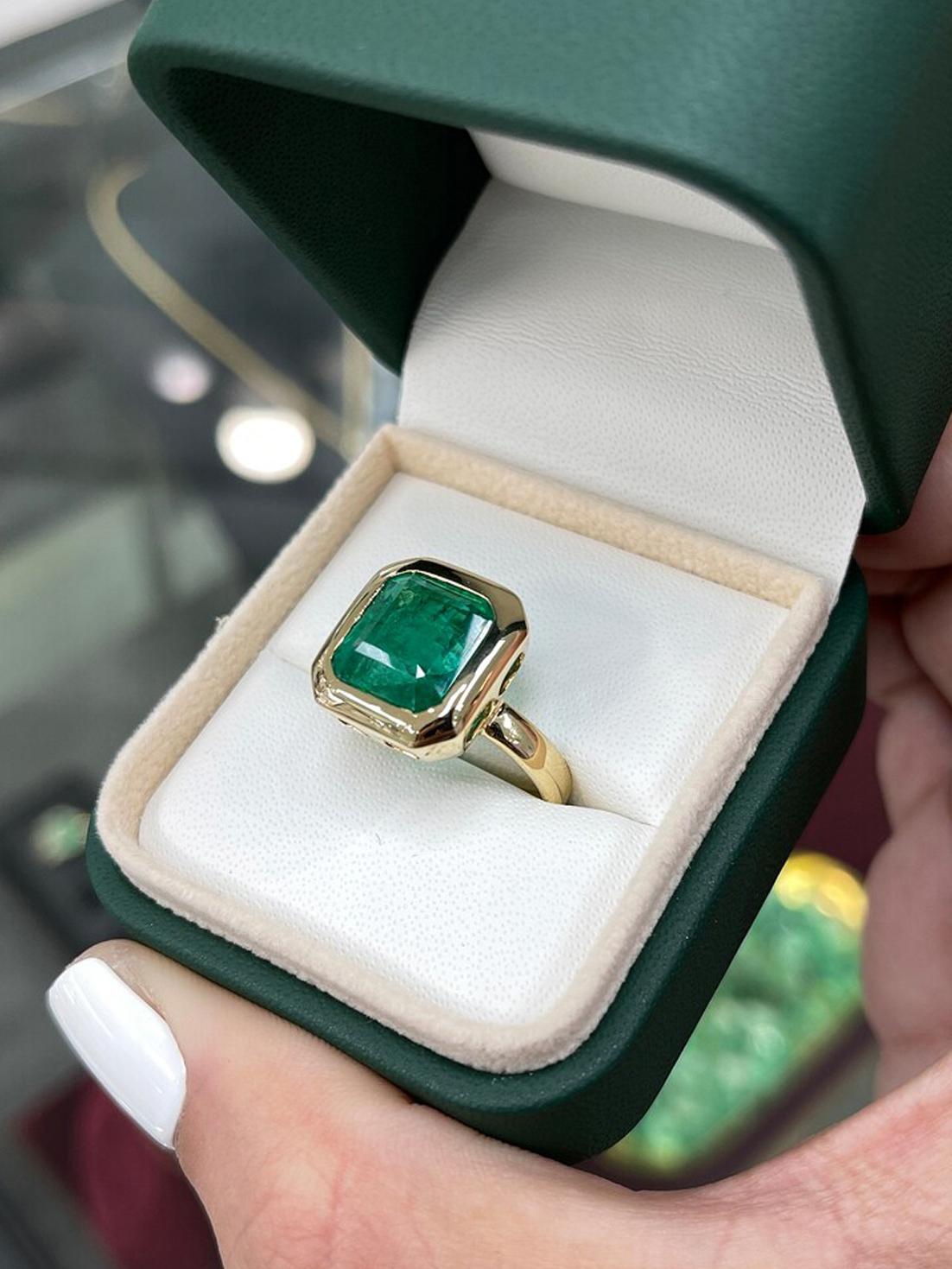7,58 Karat 18K natürlicher großer Smaragd-Asscher-Schliff Solitär-Lünette gefasster Goldring im Angebot 5