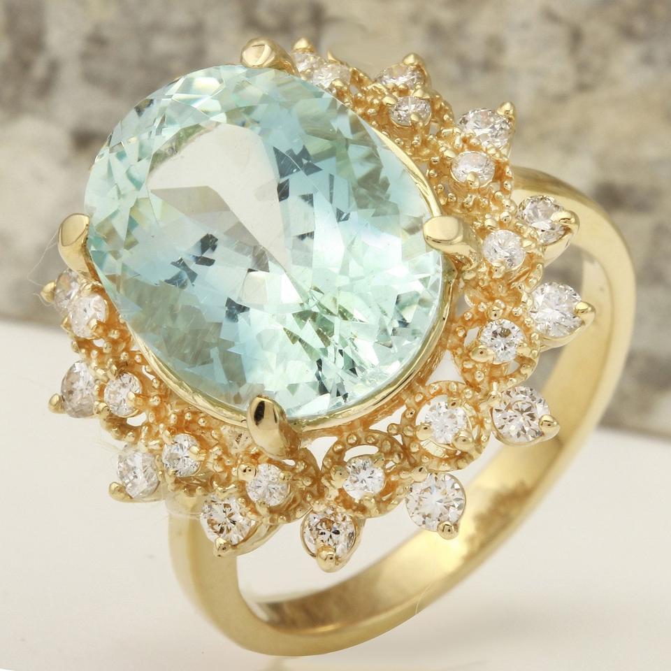 7.59 Carat Exquisite Natural Aquamarine and Diamond 14K Solid Yellow Gold Ring In New Condition For Sale In Los Angeles, CA