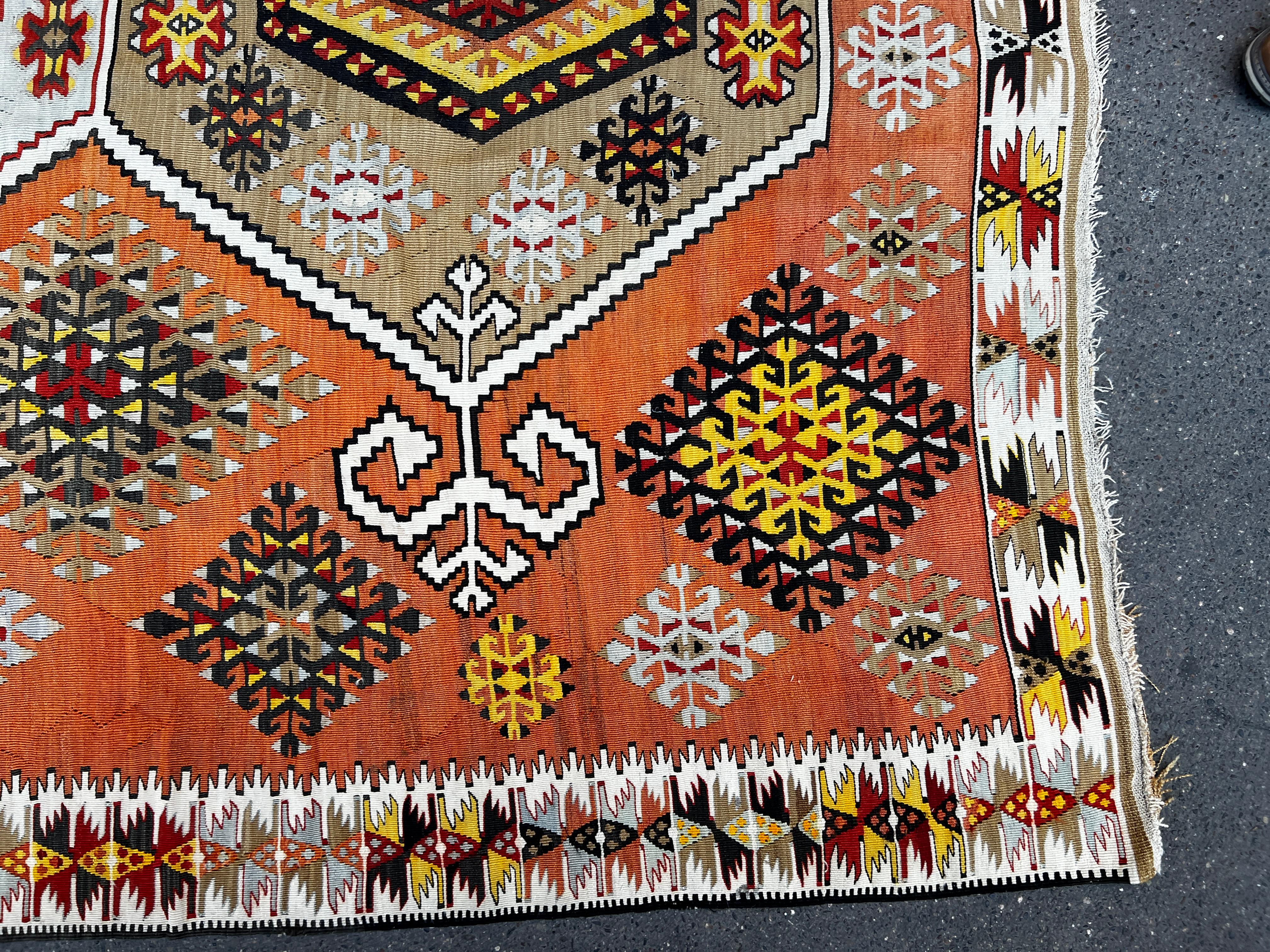 759 - Sehr schöner türkischer Kelim im Vintage-Stil (Frühes 20. Jahrhundert) im Angebot