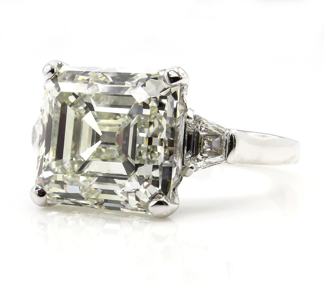 GIA 7.59ct Art Deco Asscher Emerald Cut Diamond Wedding Platinum 3 Stone Ring  In Good Condition In New York, NY