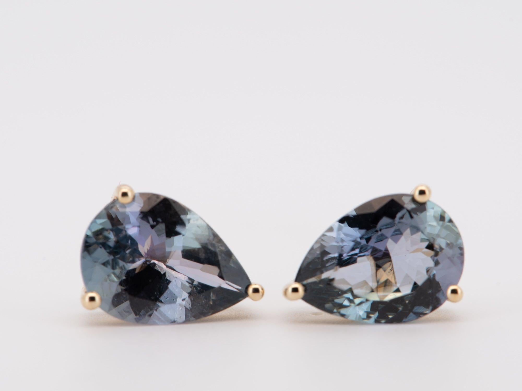 Orecchini a goccia con smeraldo e tanzanite naturale da 7,59ctw in oro 14K R3237 in vendita 2