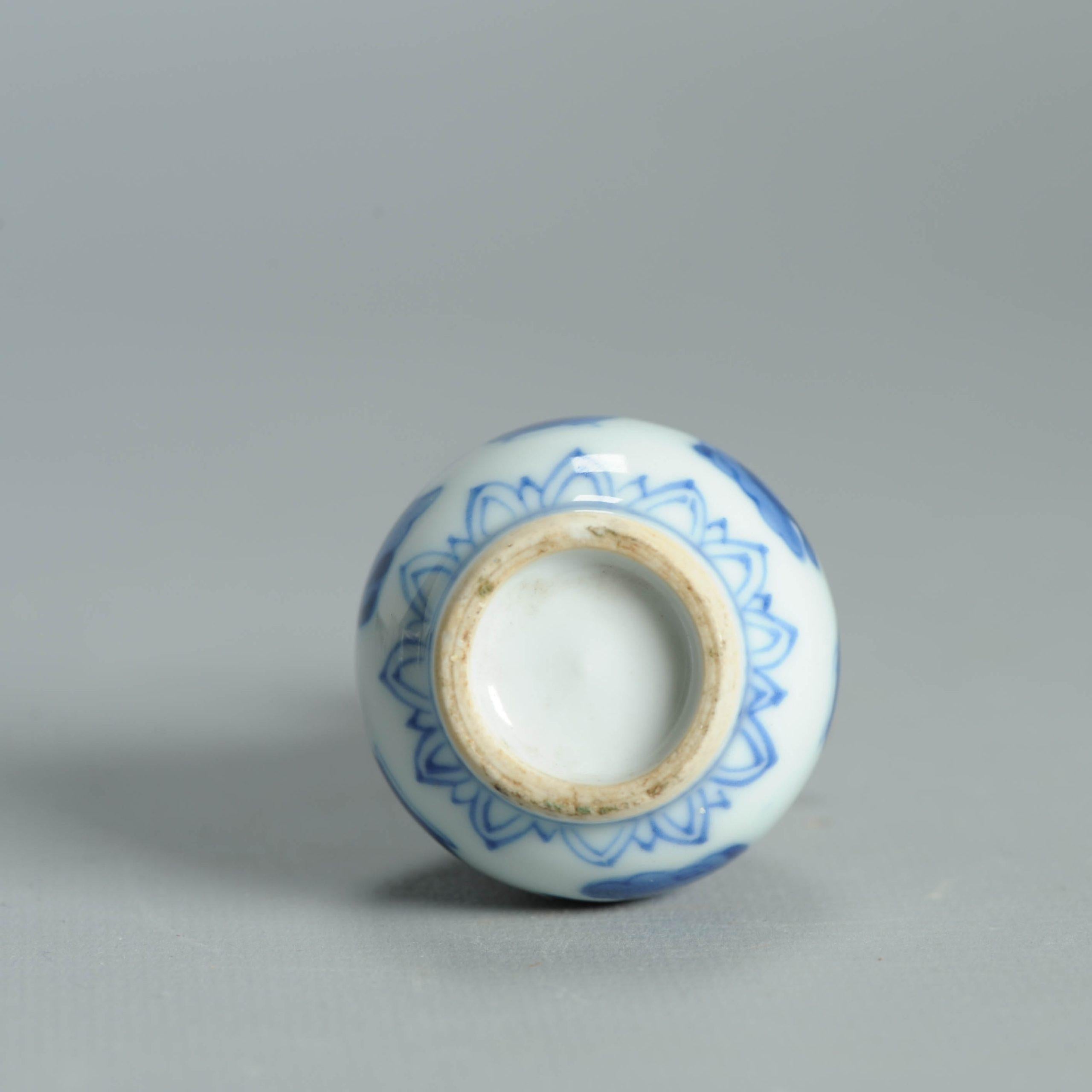 7.5CM Vase ancien en porcelaine chinoise Ca 1700 Période Kangxi Poignée éléphant État moyen - En vente à Amsterdam, Noord Holland