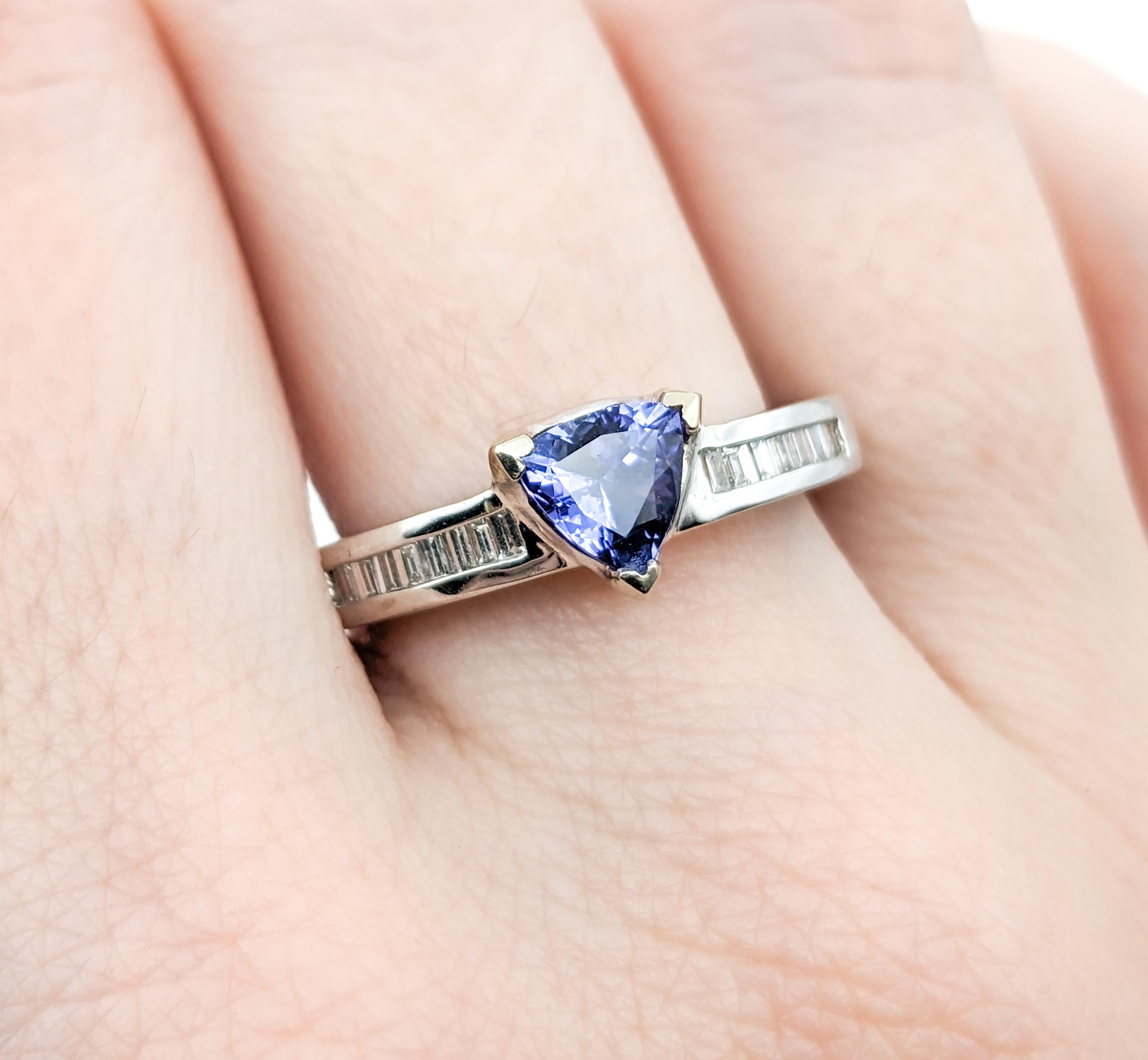 .75ct Blue Tanzanite & Diamonds Ring In White Gold In Excellent Condition For Sale In Bloomington, MN